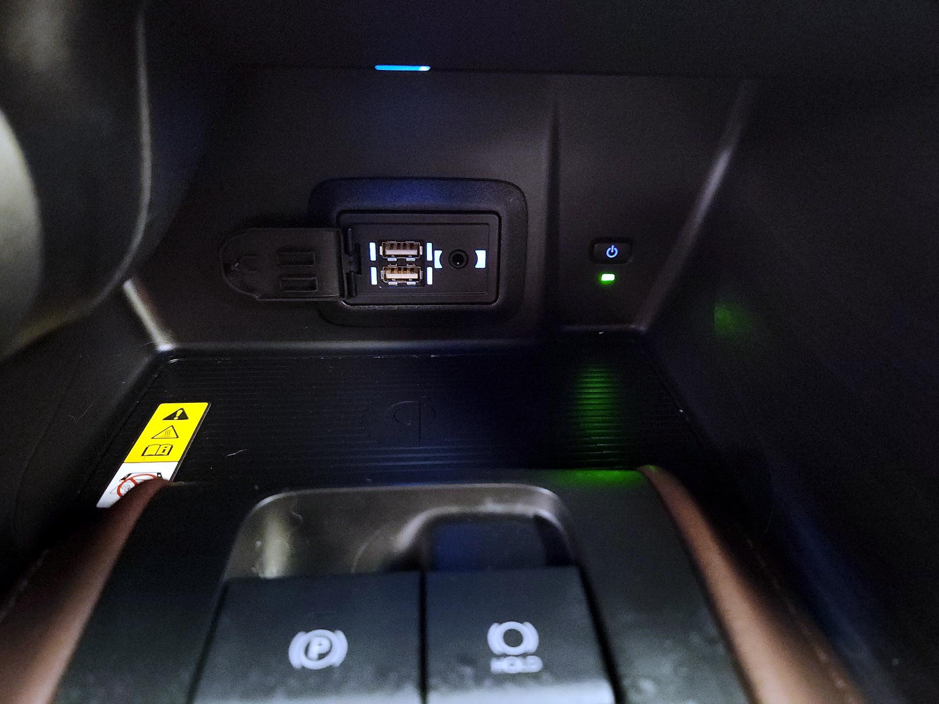 Thumbnail: 2022 Toyota Venza - 18