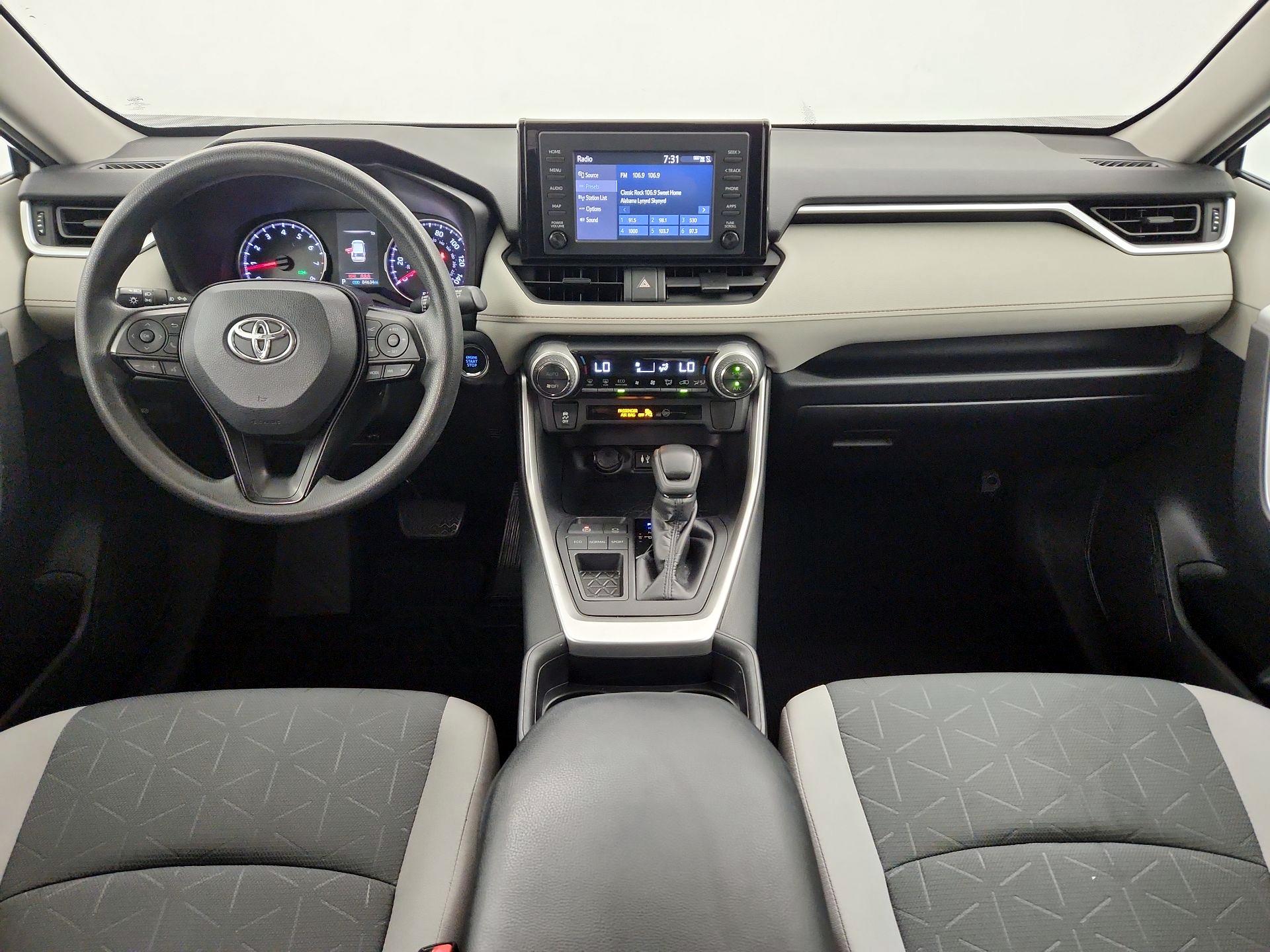 Thumbnail: 2019 Toyota RAV4 - 9