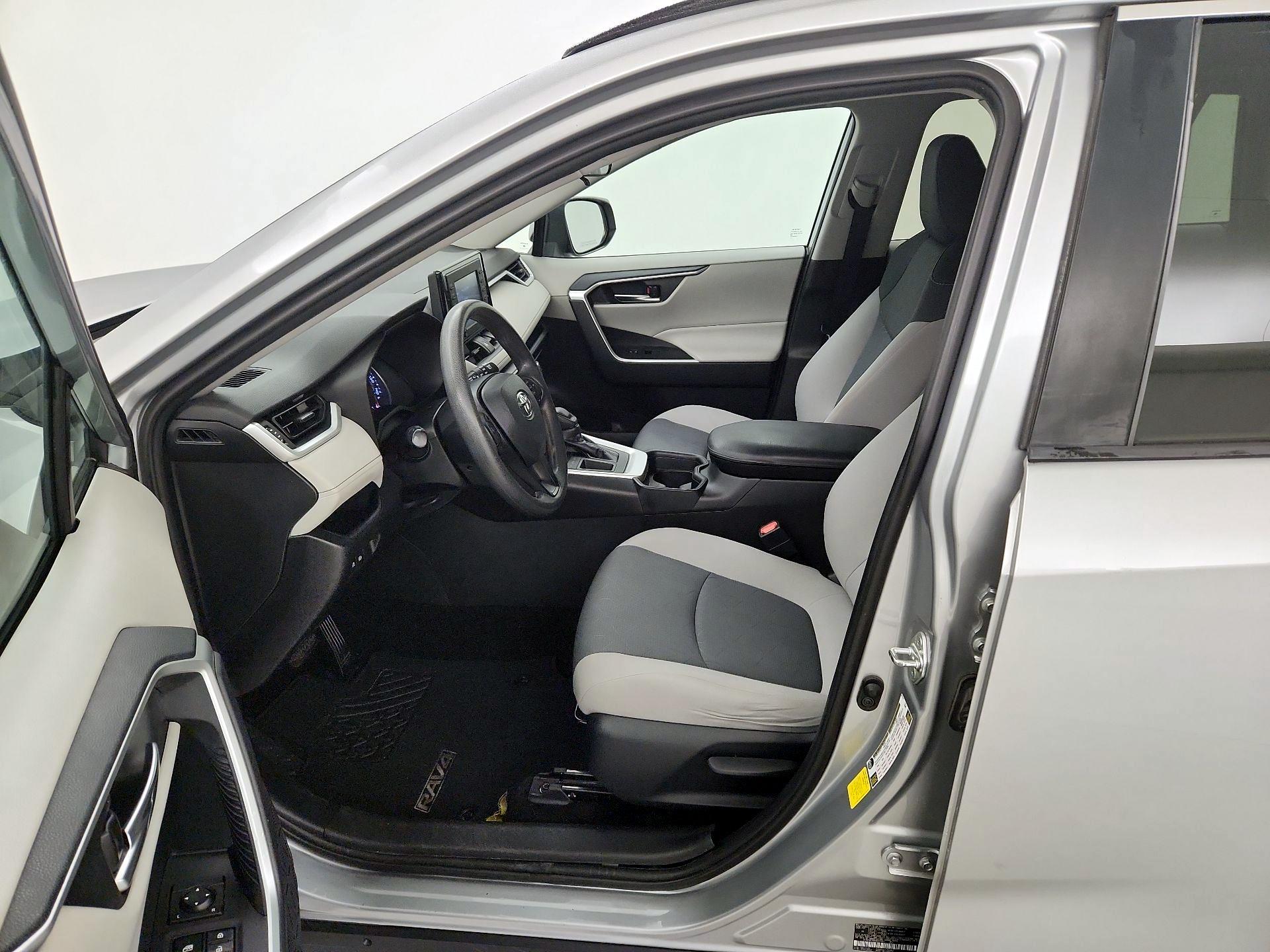 Thumbnail: 2019 Toyota RAV4 - 11