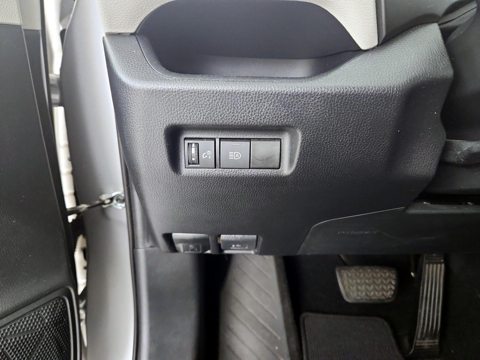 Thumbnail: 2019 Toyota RAV4 - 13