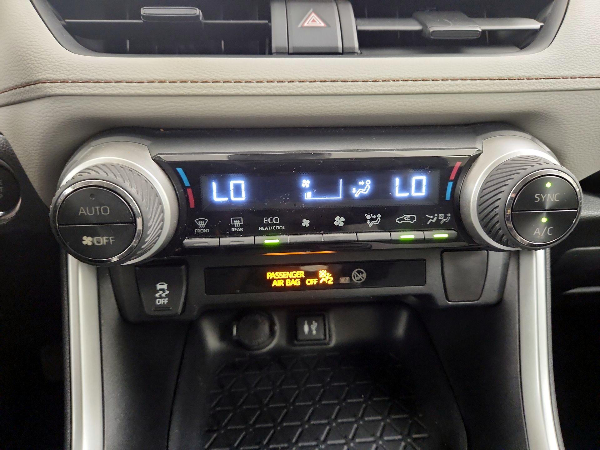 Thumbnail: 2019 Toyota RAV4 - 16