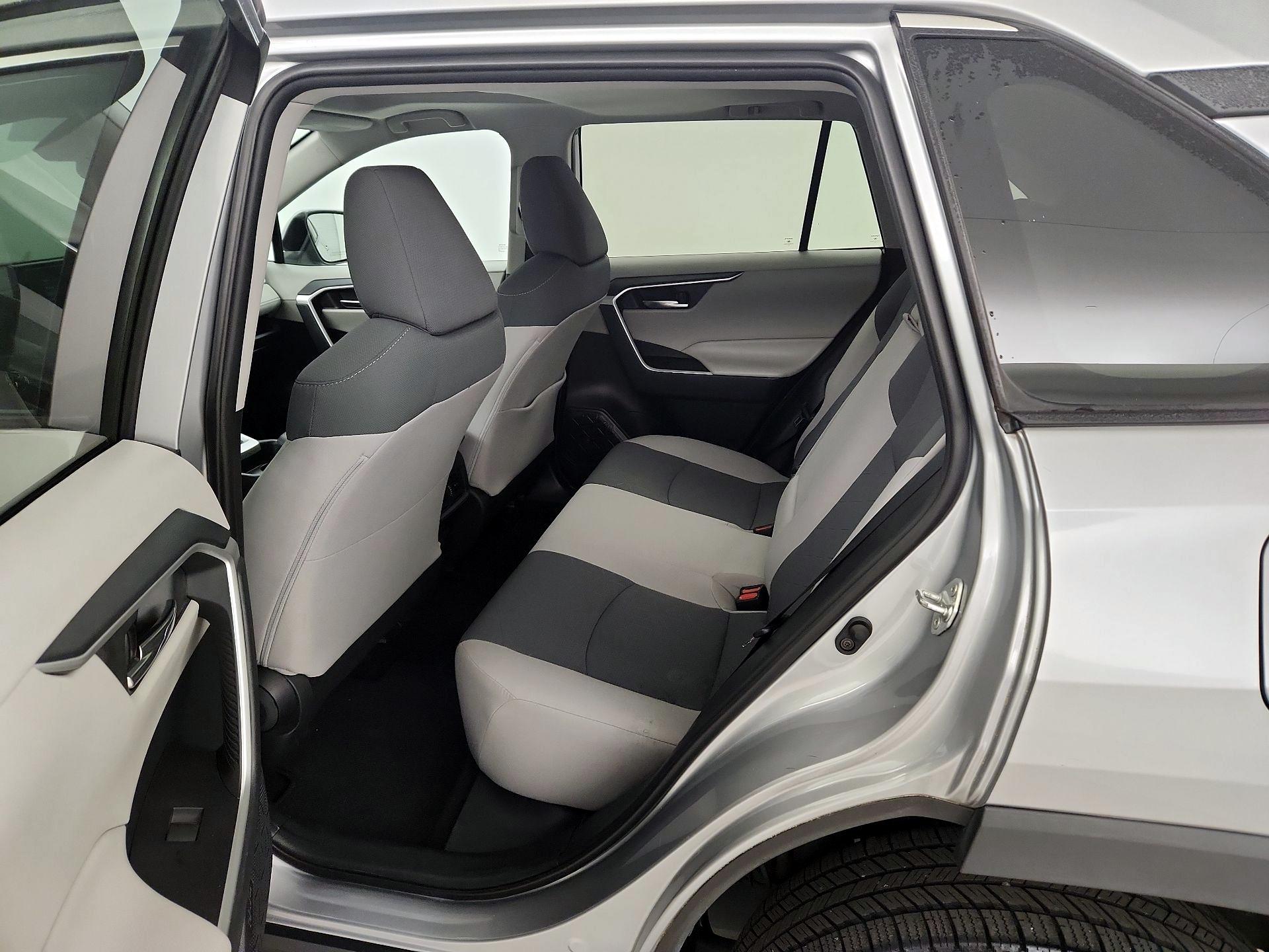Thumbnail: 2019 Toyota RAV4 - 20