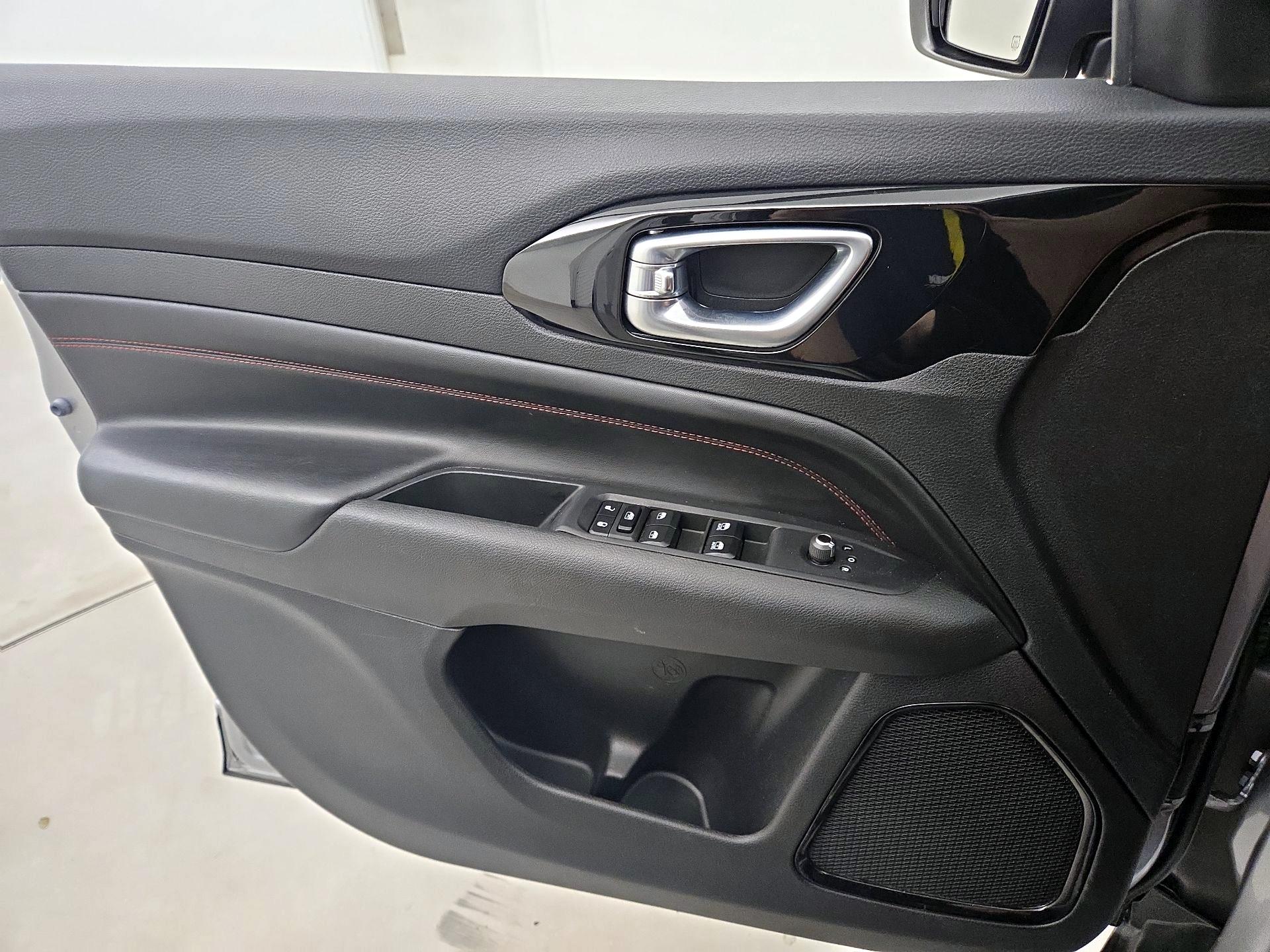 Thumbnail: 2023 Jeep Compass - 12