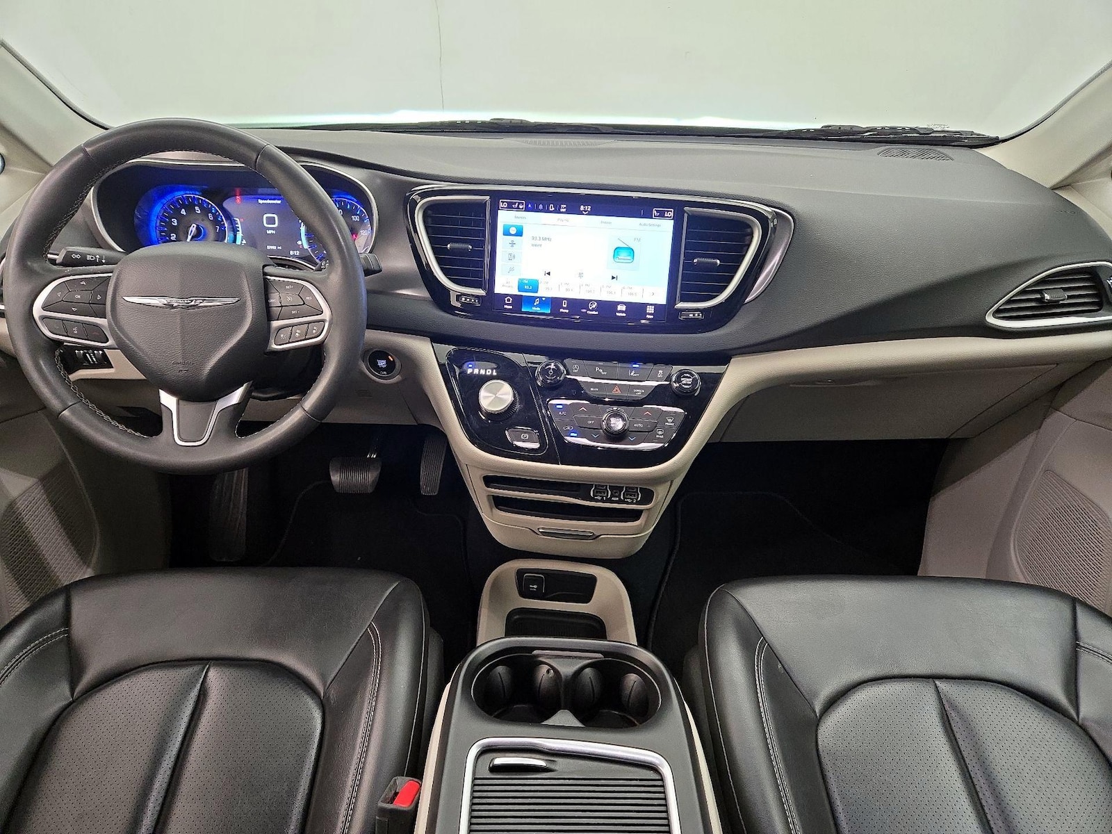 2023 Chrysler Pacifica Touring L - Photo 10