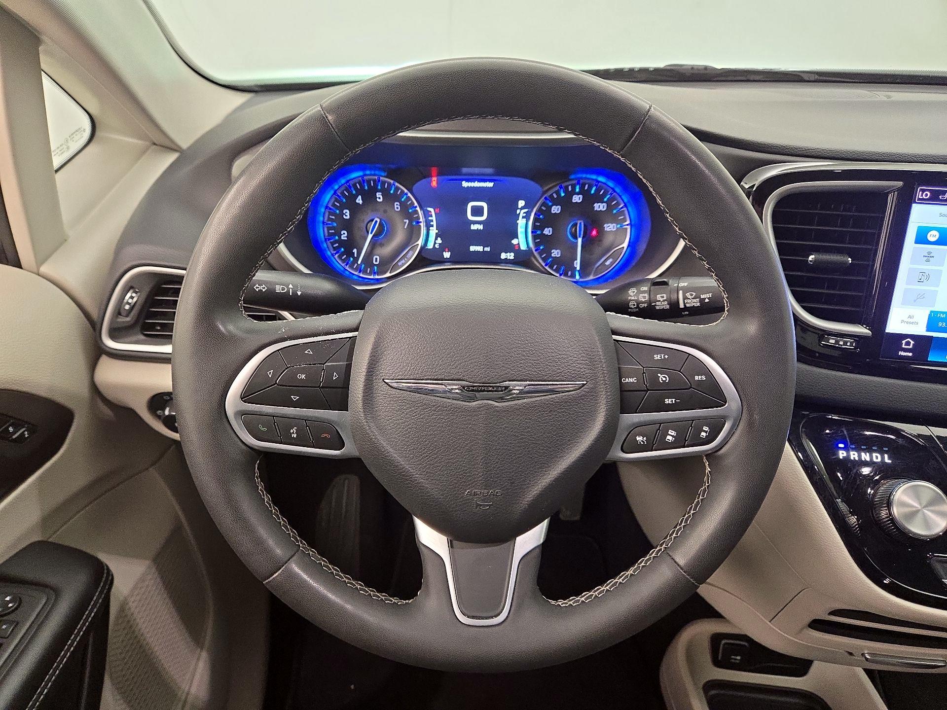 Thumbnail: 2023 Chrysler Pacifica - 10