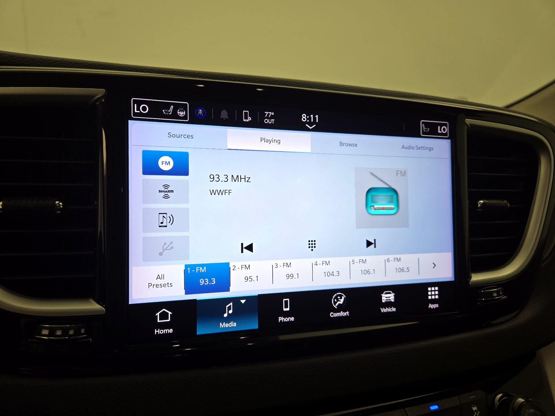 Thumbnail: 2023 Chrysler Pacifica - 15