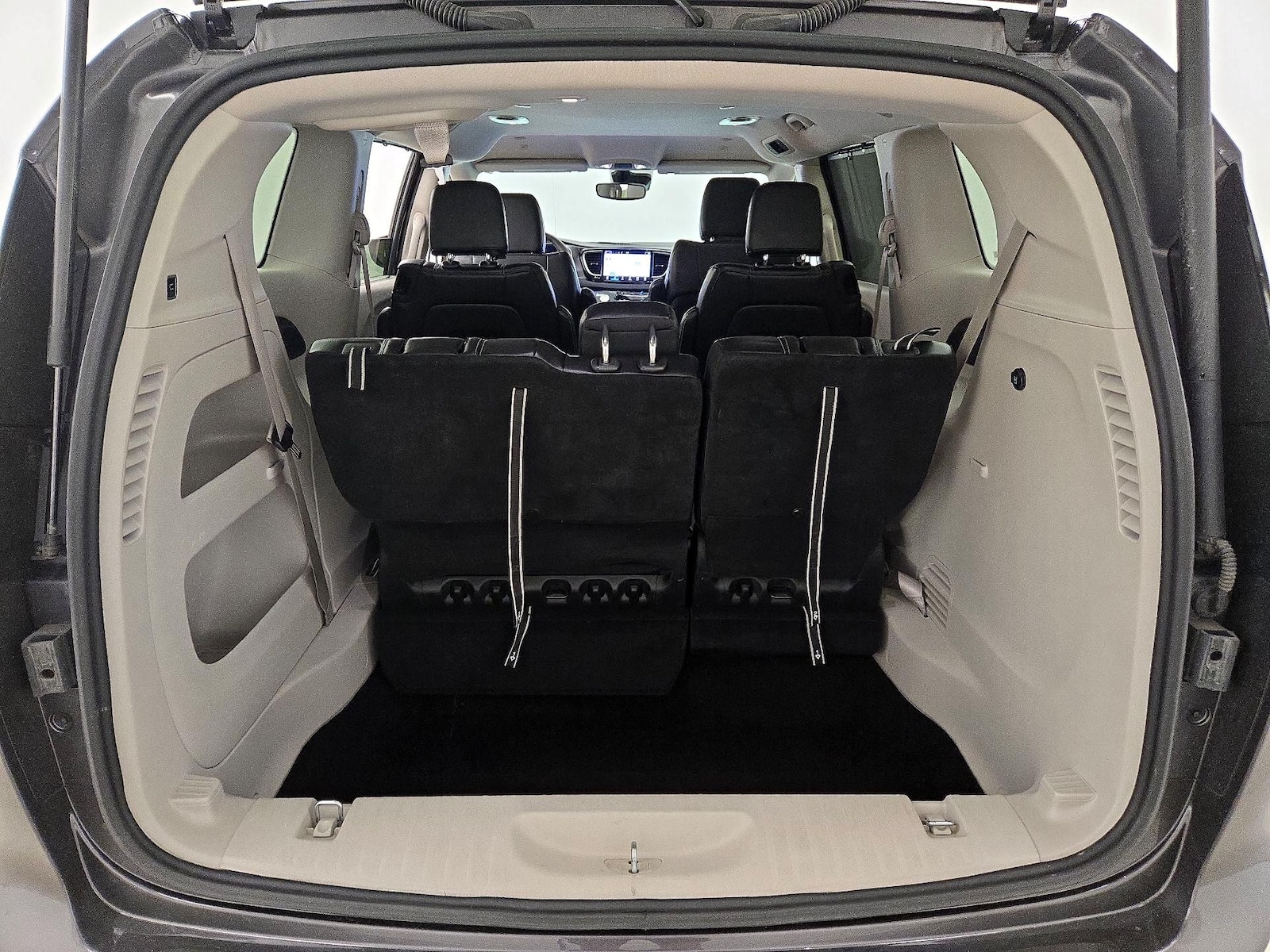 2023 Chrysler Pacifica Touring L - Photo 22