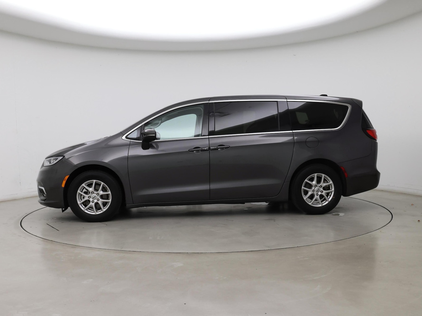 2023 Chrysler Pacifica Touring L - Photo 4