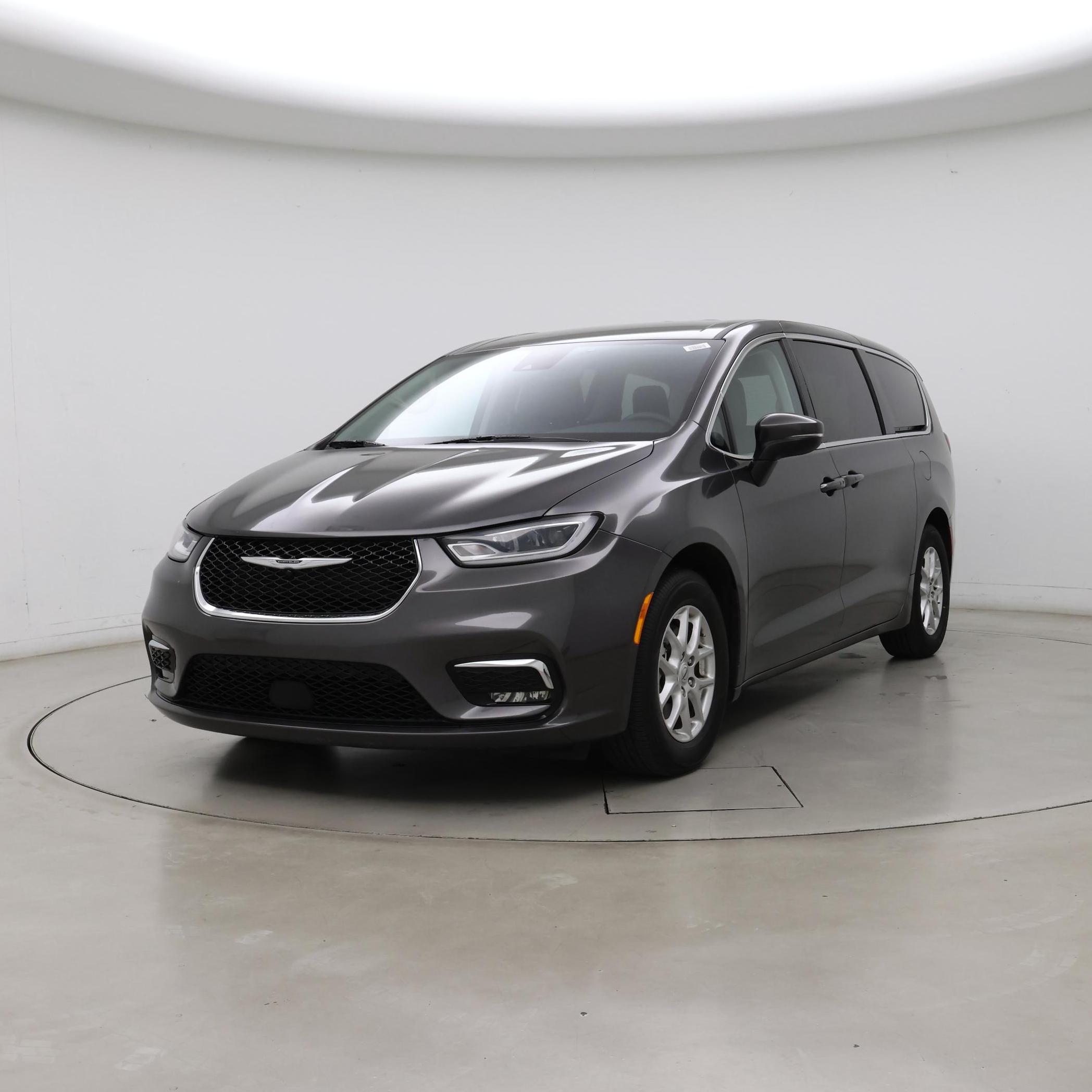 Thumbnail: 2023 Chrysler Pacifica - 4