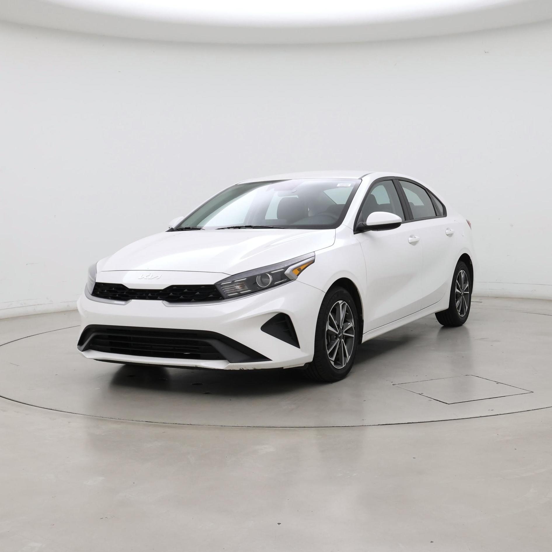 Thumbnail: 2023 Kia Forte - 4