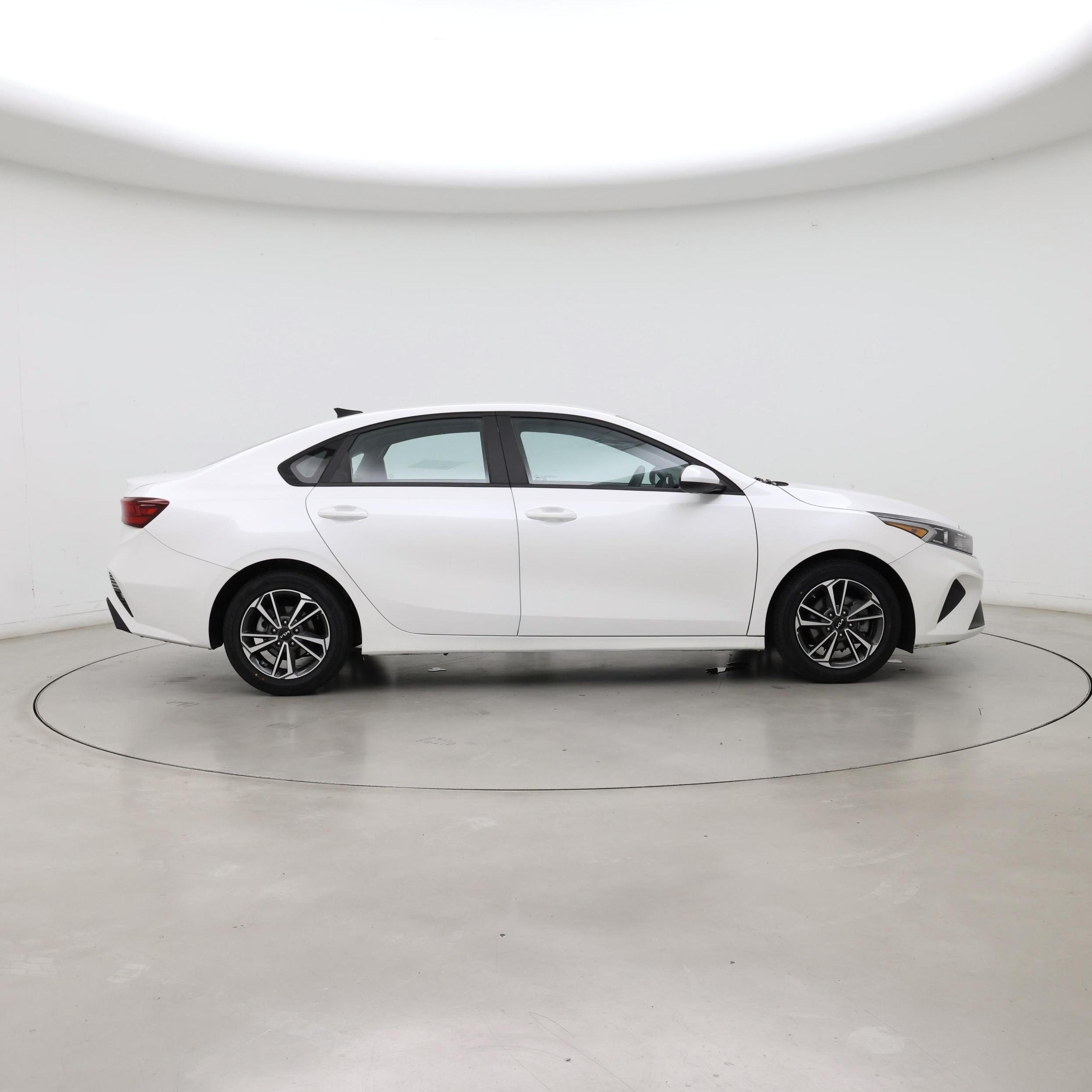Thumbnail: 2023 Kia Forte - 7