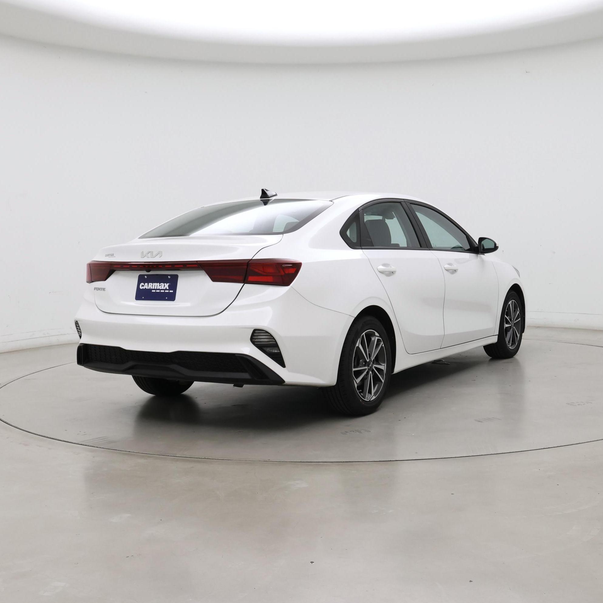 Thumbnail: 2023 Kia Forte - 8