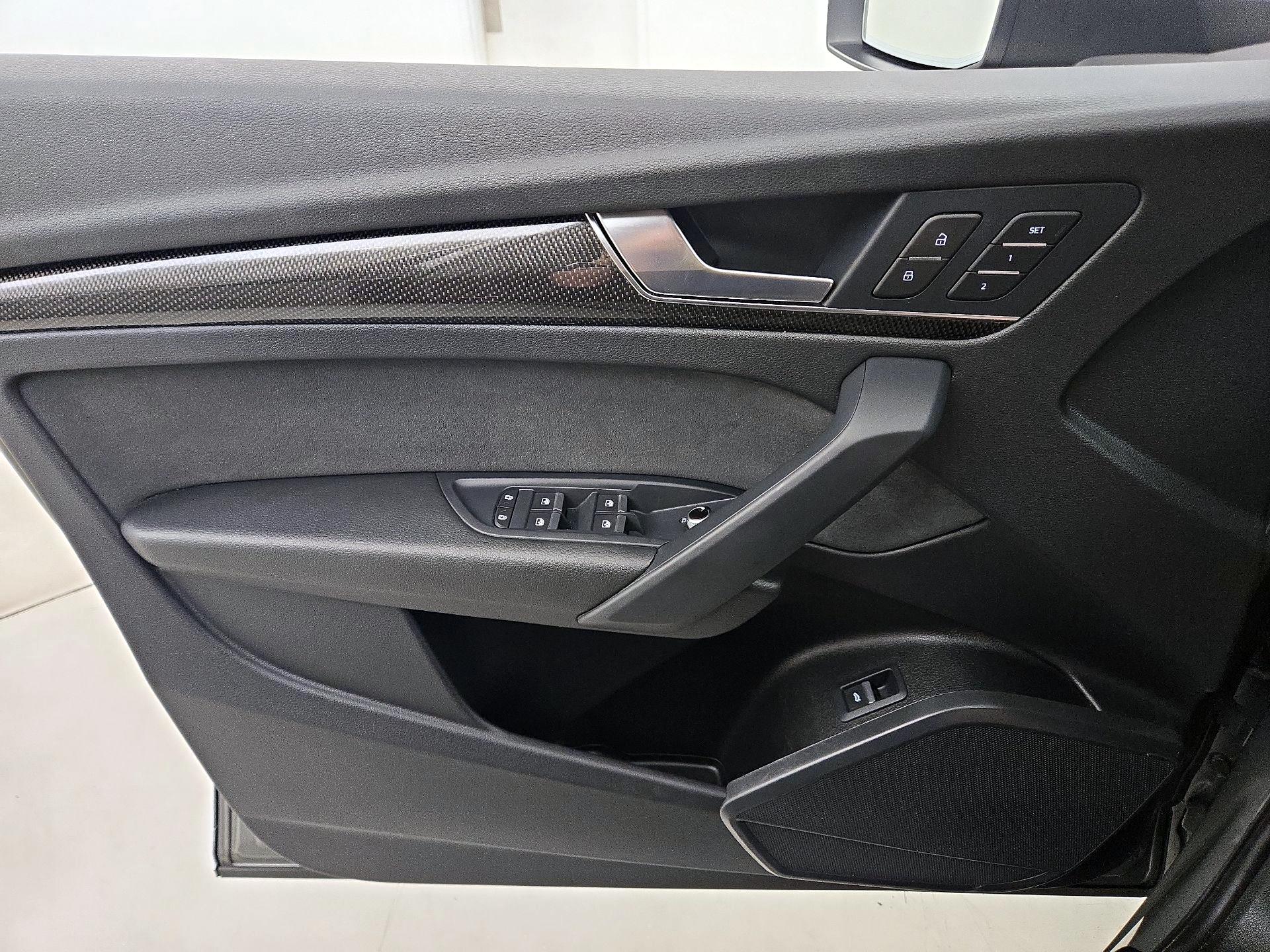 Thumbnail: 2024 Audi SQ5 - 12