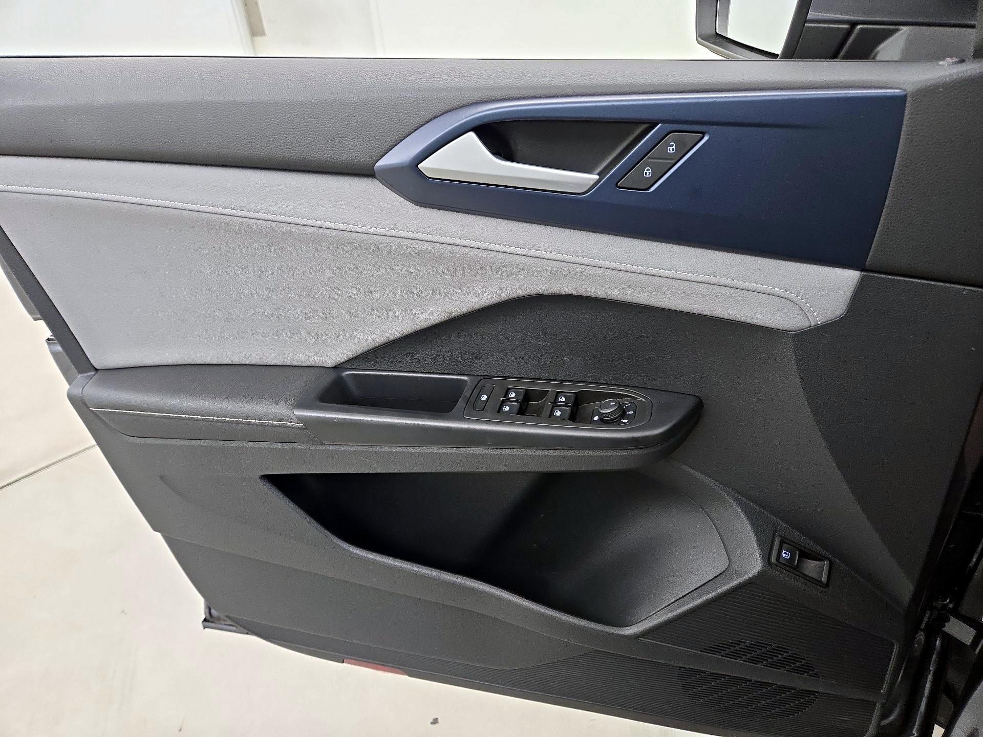 Thumbnail: 2024 Volkswagen Taos - 12