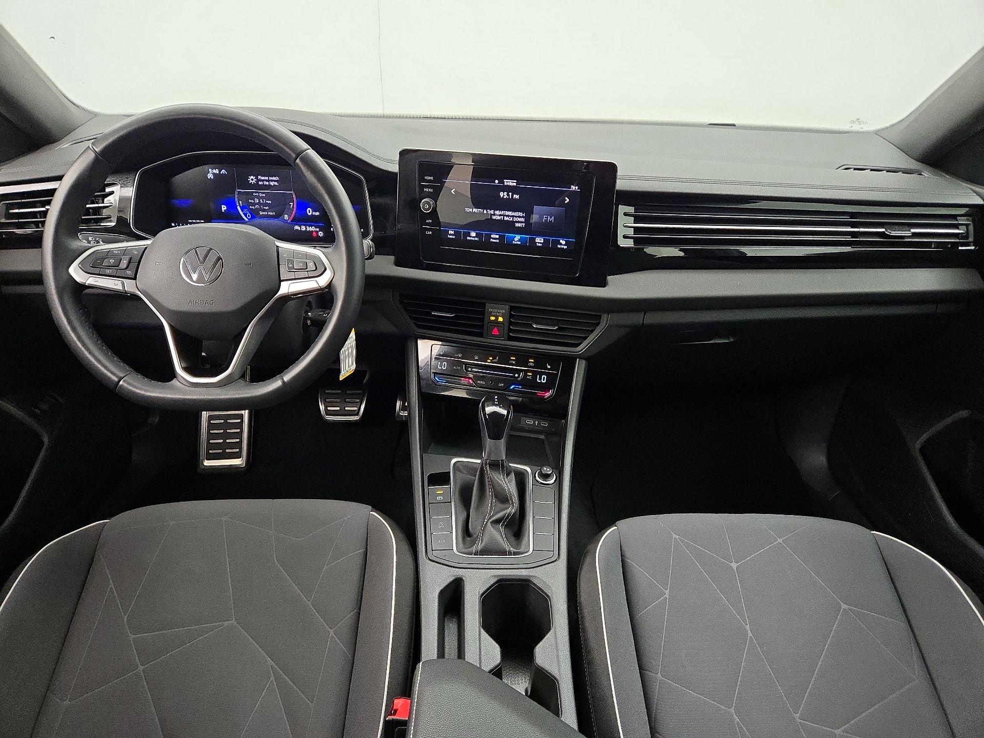 Thumbnail: 2025 Volkswagen Jetta - 9