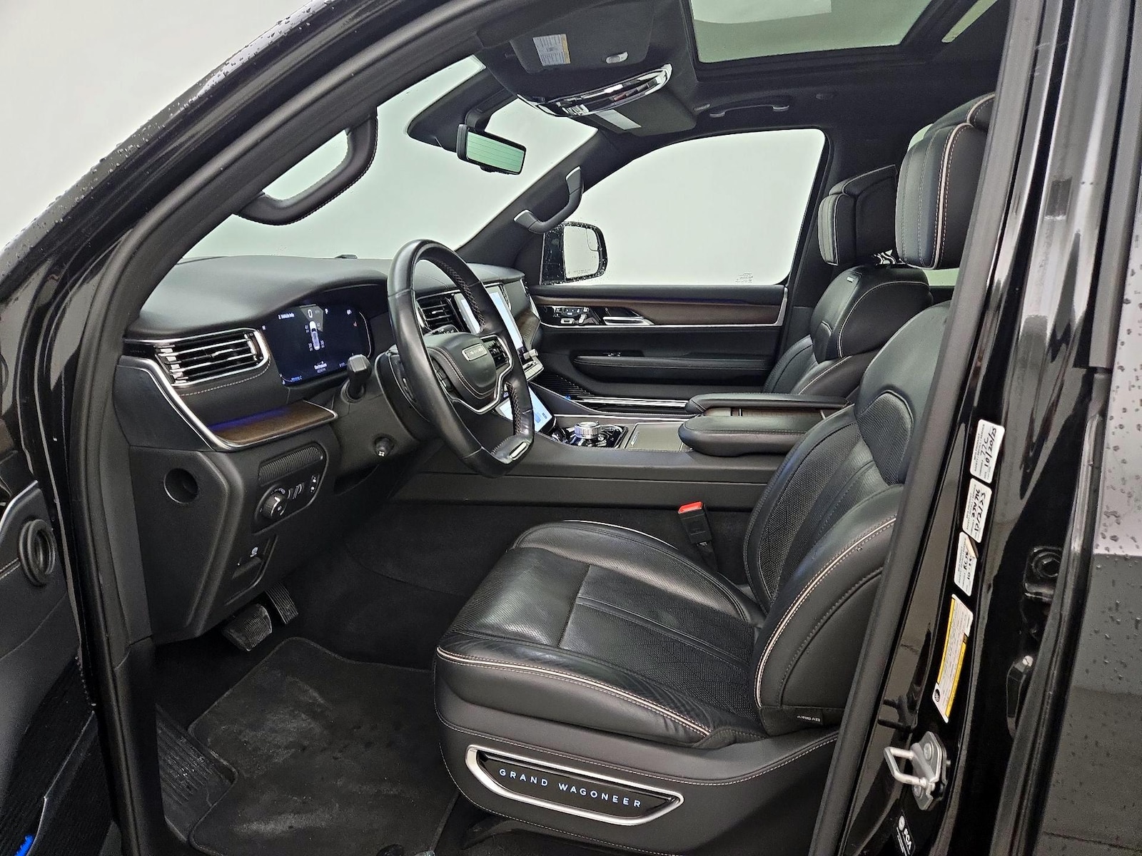 2023 Jeep Grand Wagoneer Series II - Photo 12
