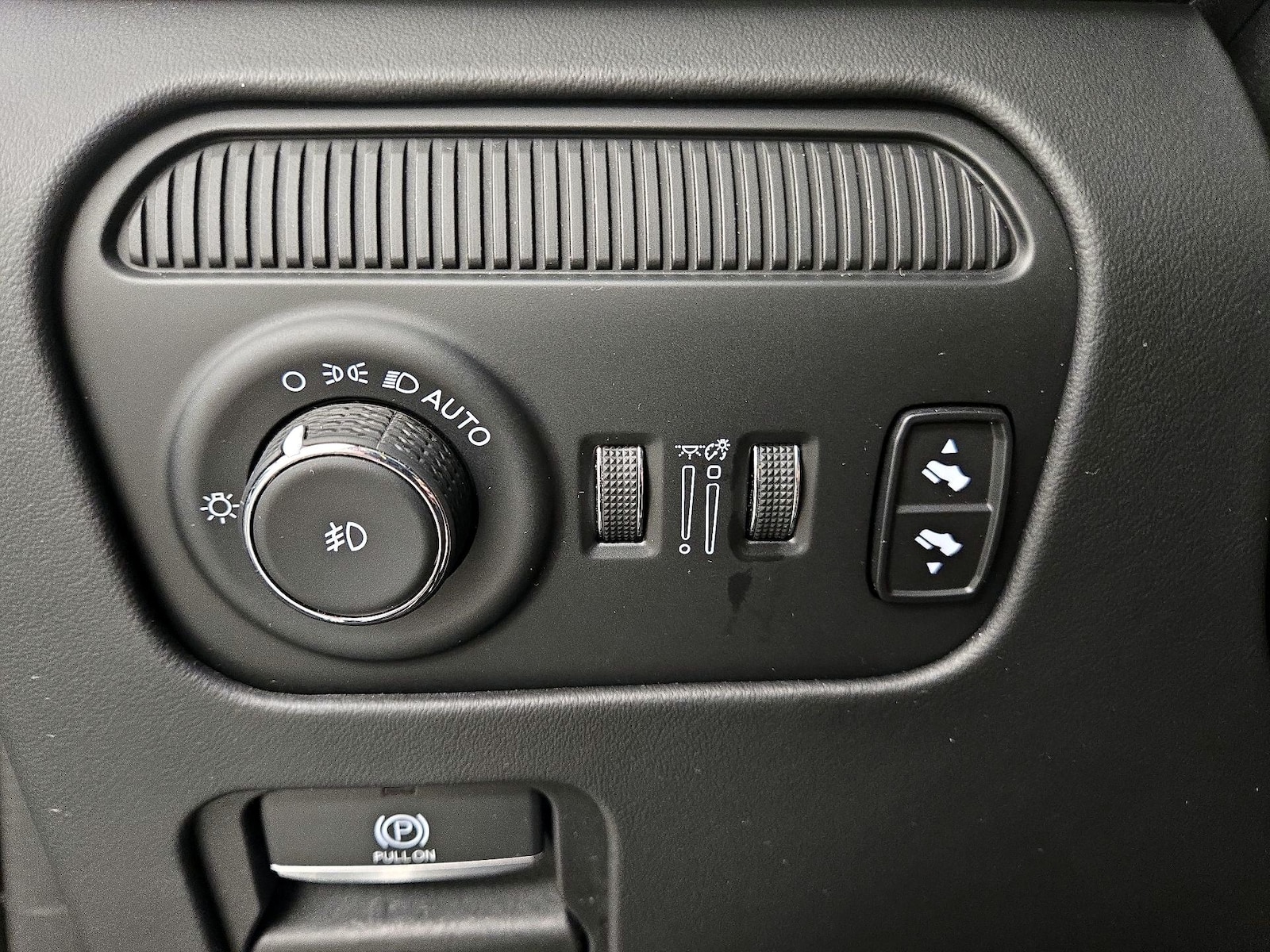 2023 Jeep Grand Wagoneer Series II - Photo 14