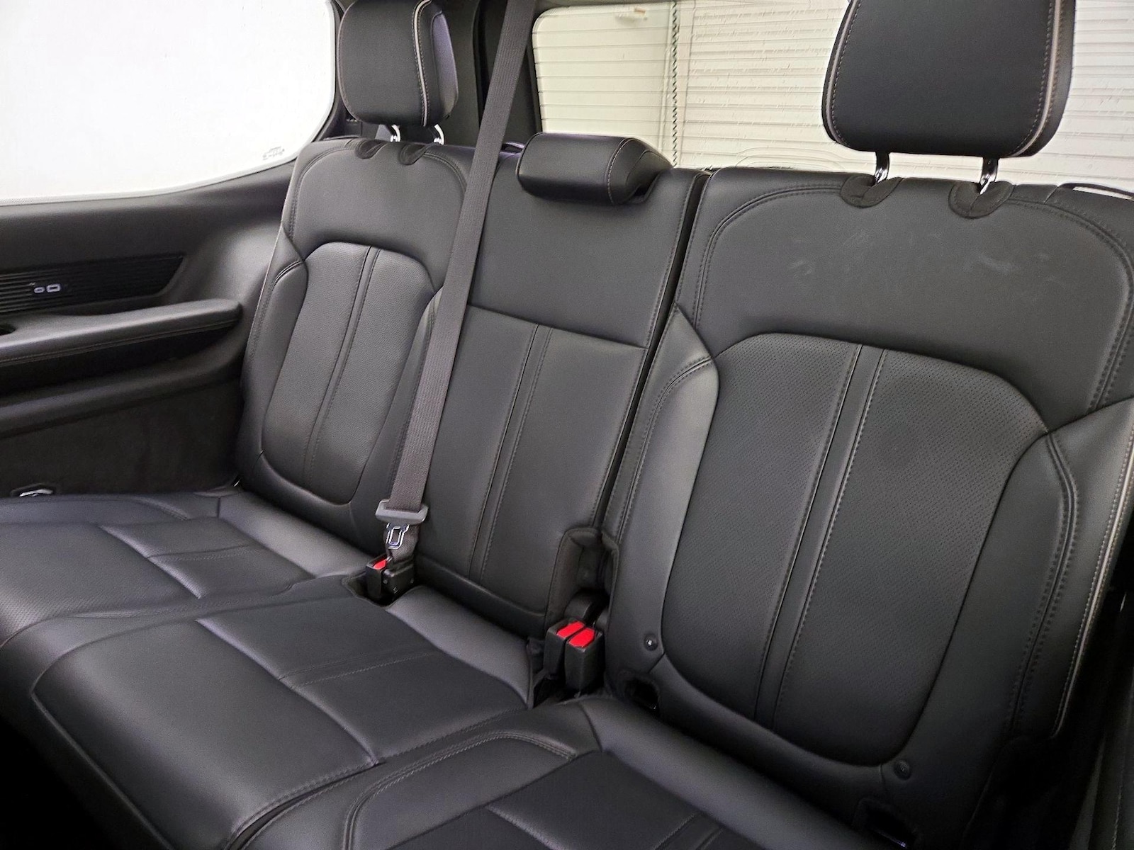 2023 Jeep Grand Wagoneer Series II - Photo 23