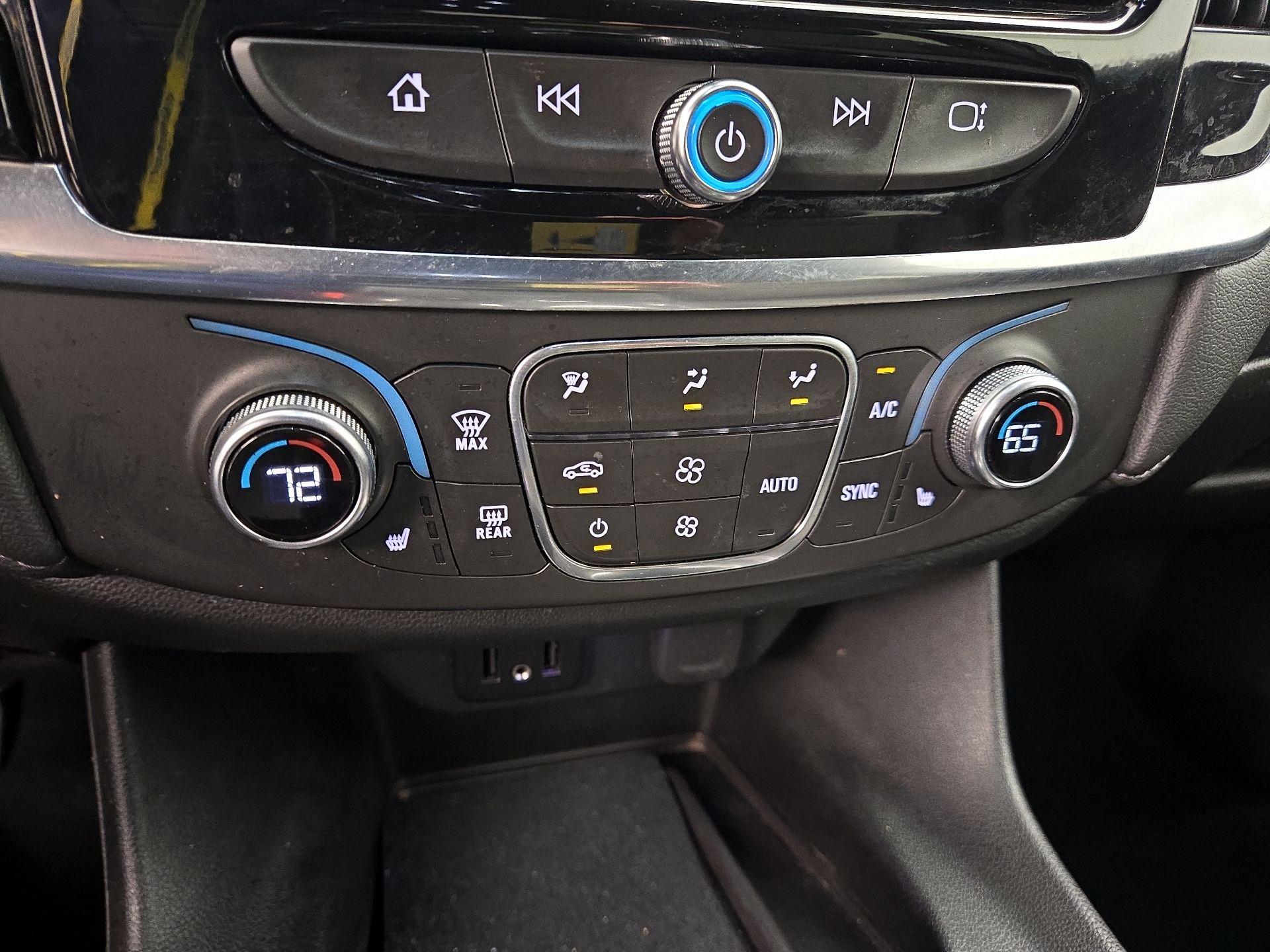 Thumbnail: 2023 Chevrolet Traverse - 16