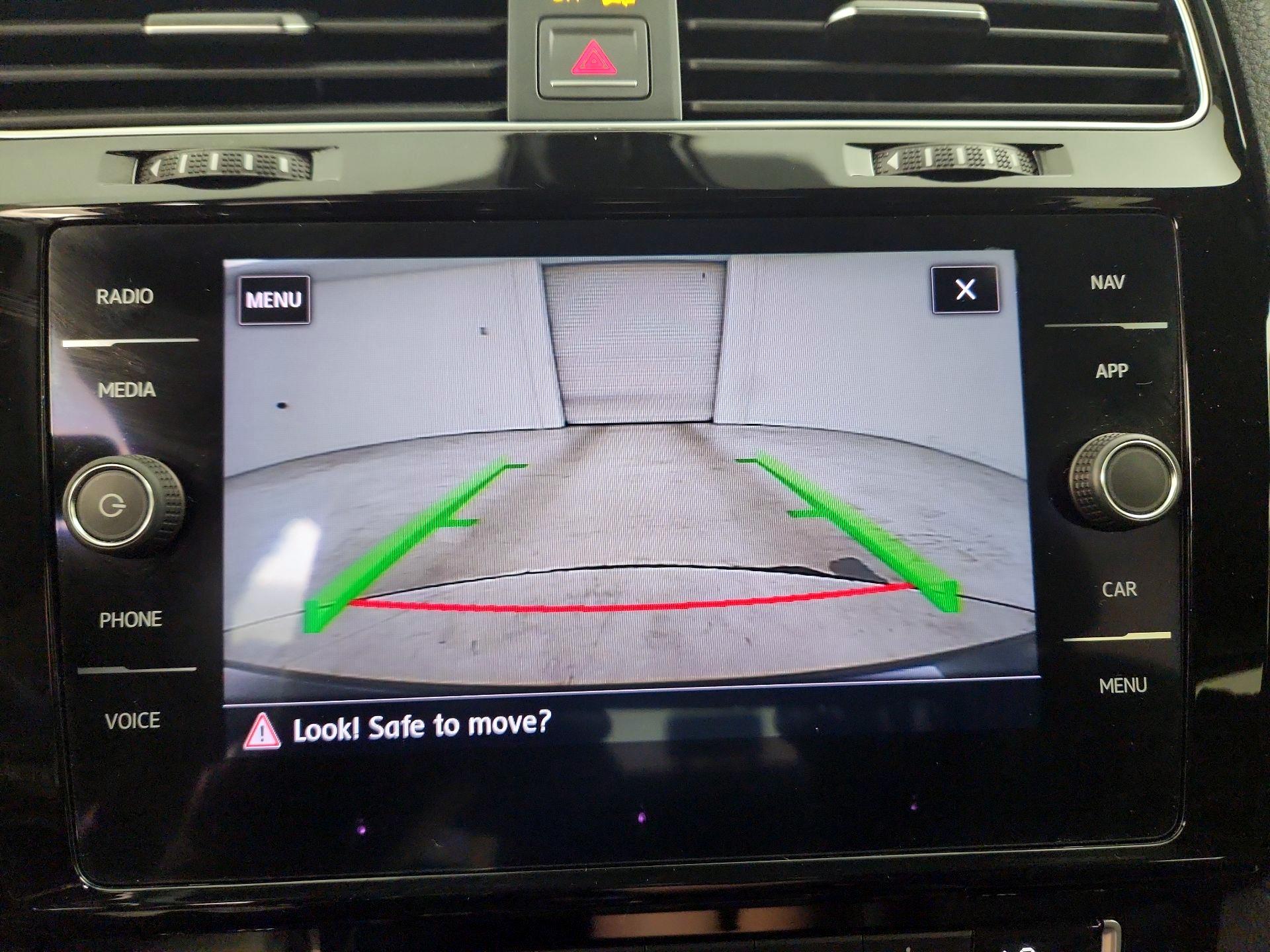 Thumbnail: 2018 Volkswagen Golf - 15