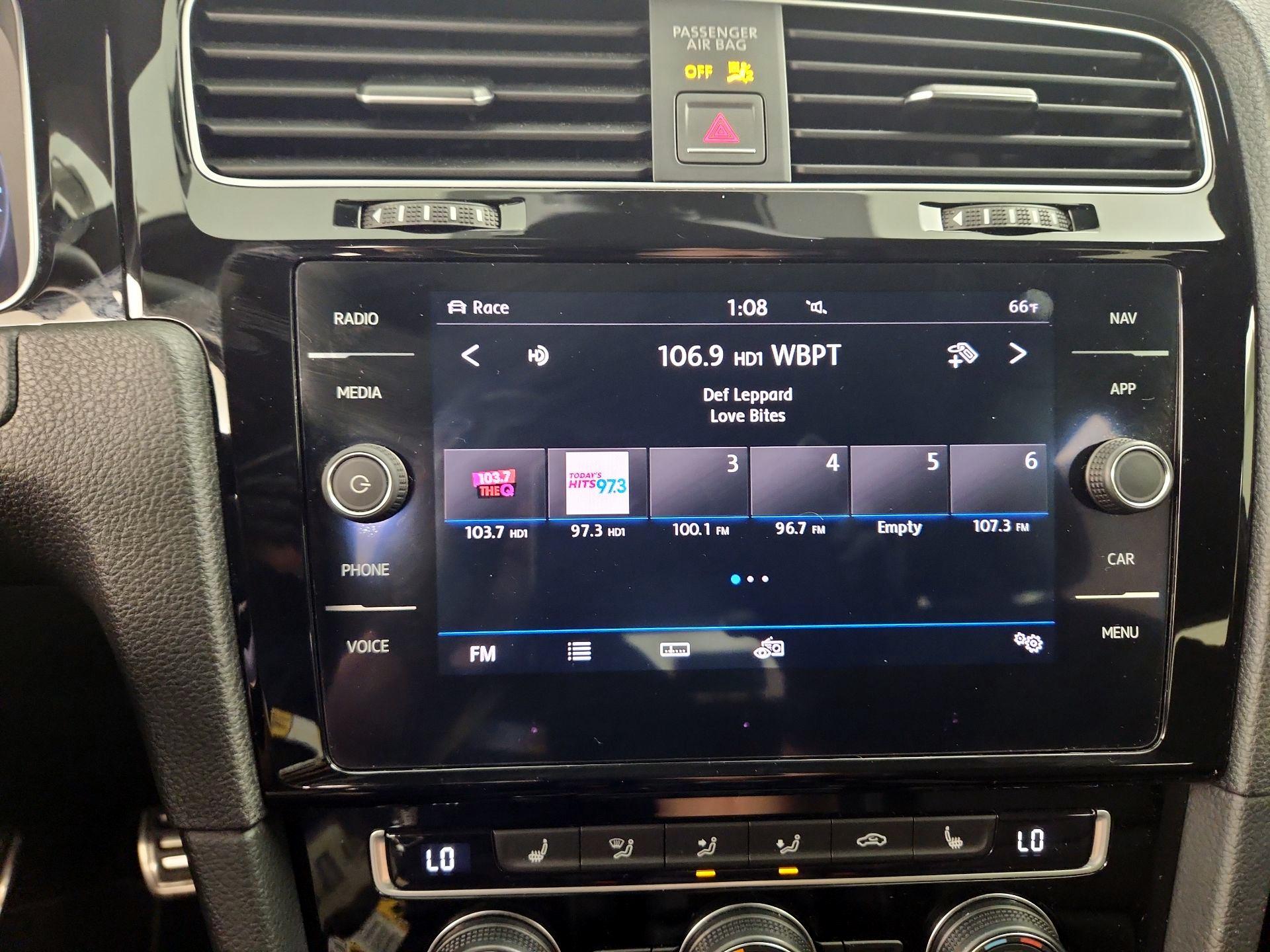 Thumbnail: 2018 Volkswagen Golf - 16