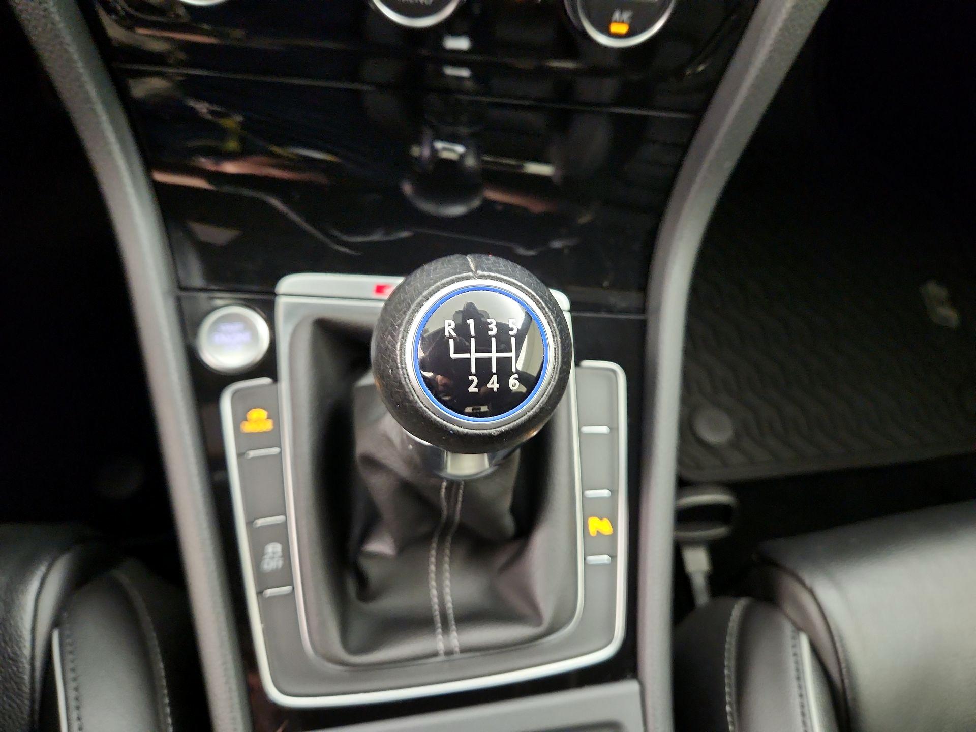 Thumbnail: 2018 Volkswagen Golf - 18