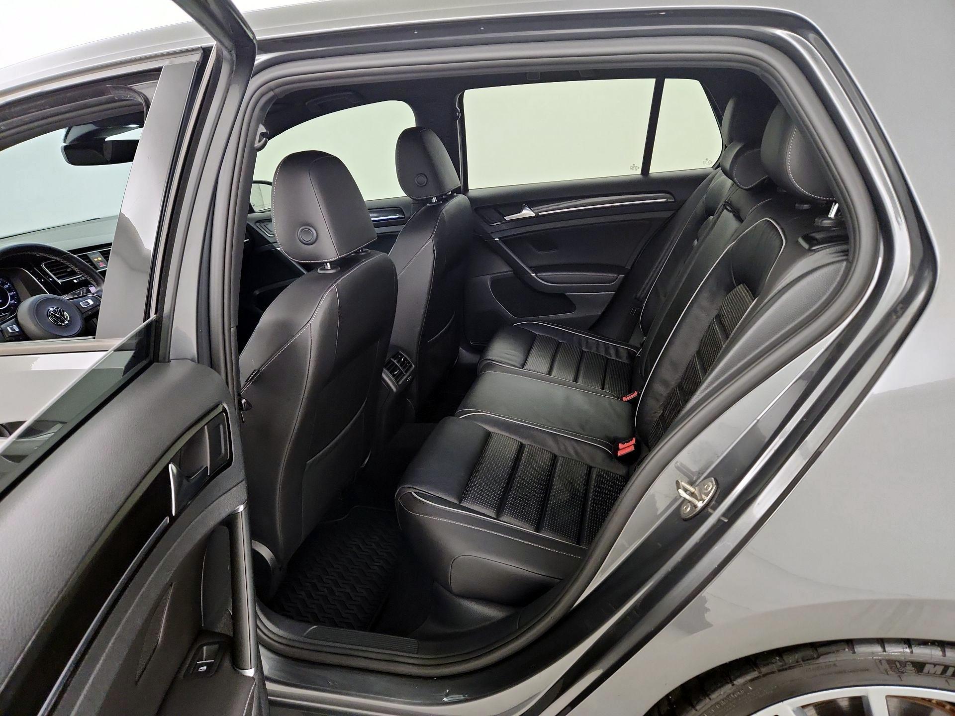 Thumbnail: 2018 Volkswagen Golf - 20