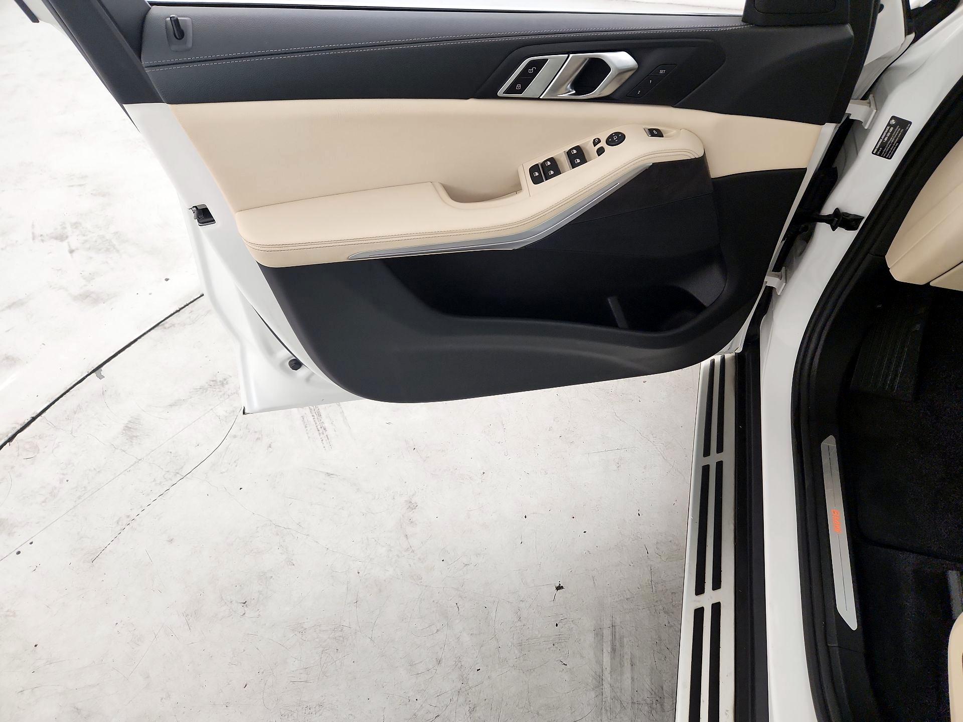 Thumbnail: 2022 BMW X5 - 12