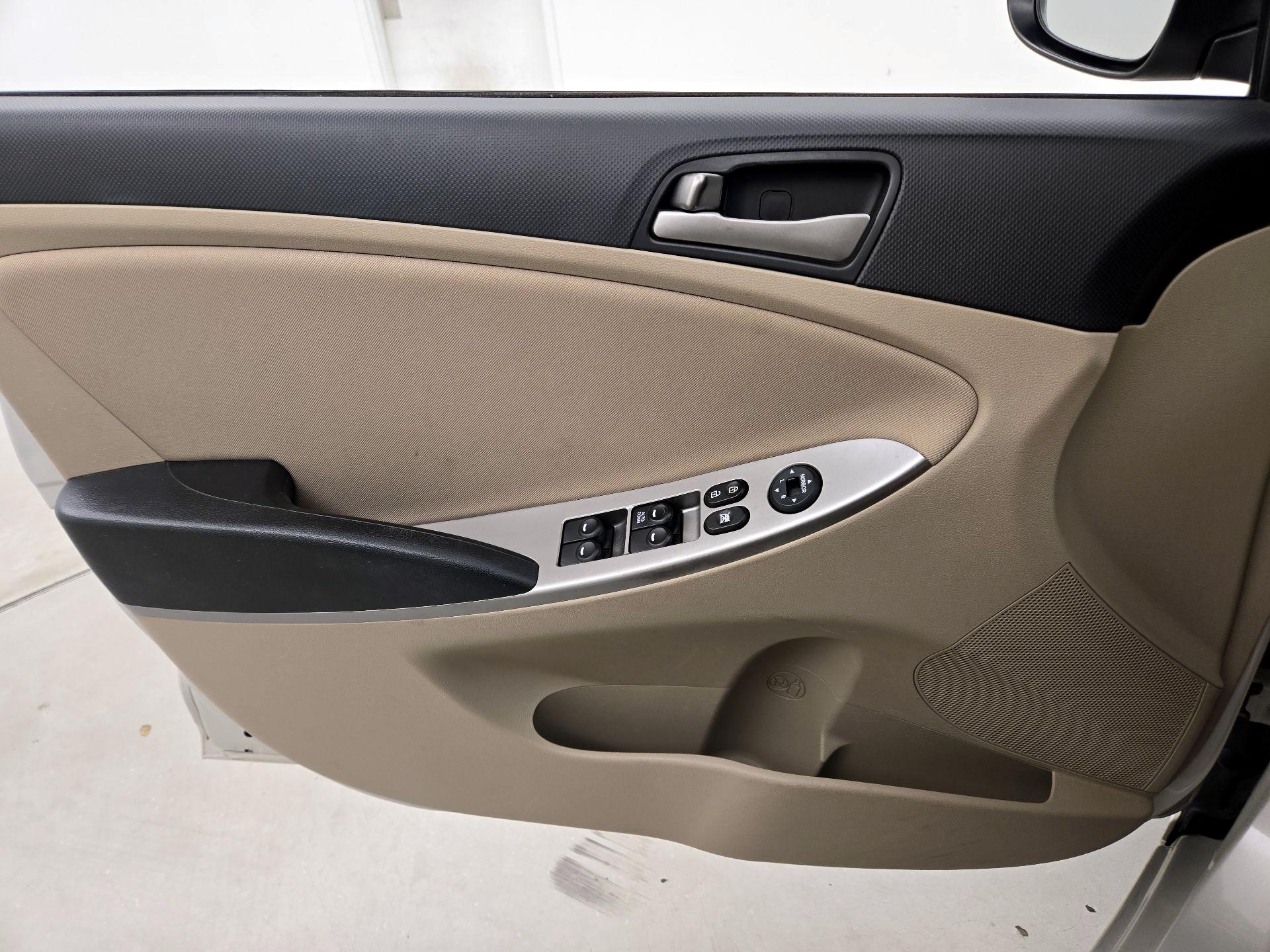 Thumbnail: 2016 Hyundai Accent - 12