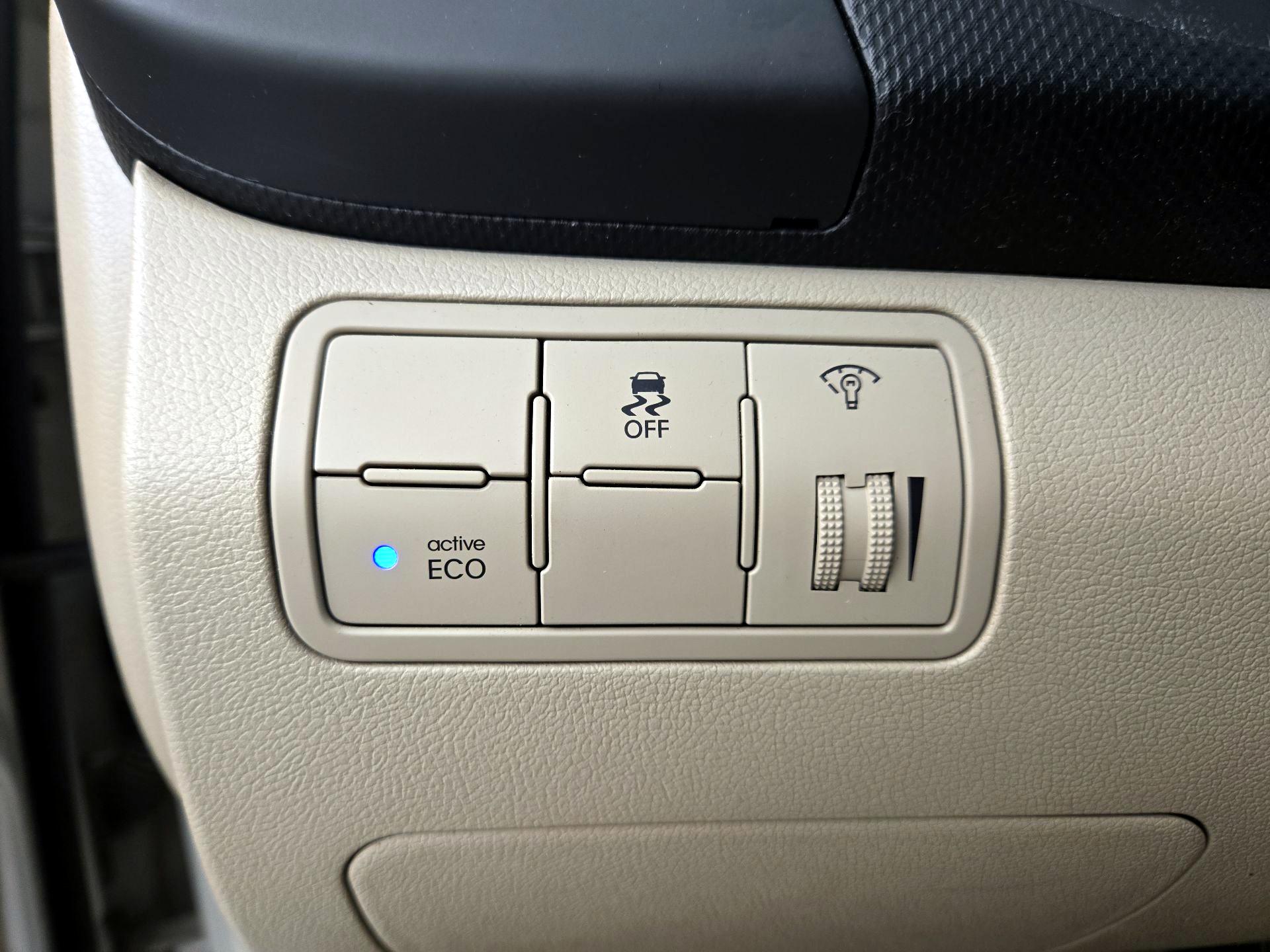 Thumbnail: 2016 Hyundai Accent - 13