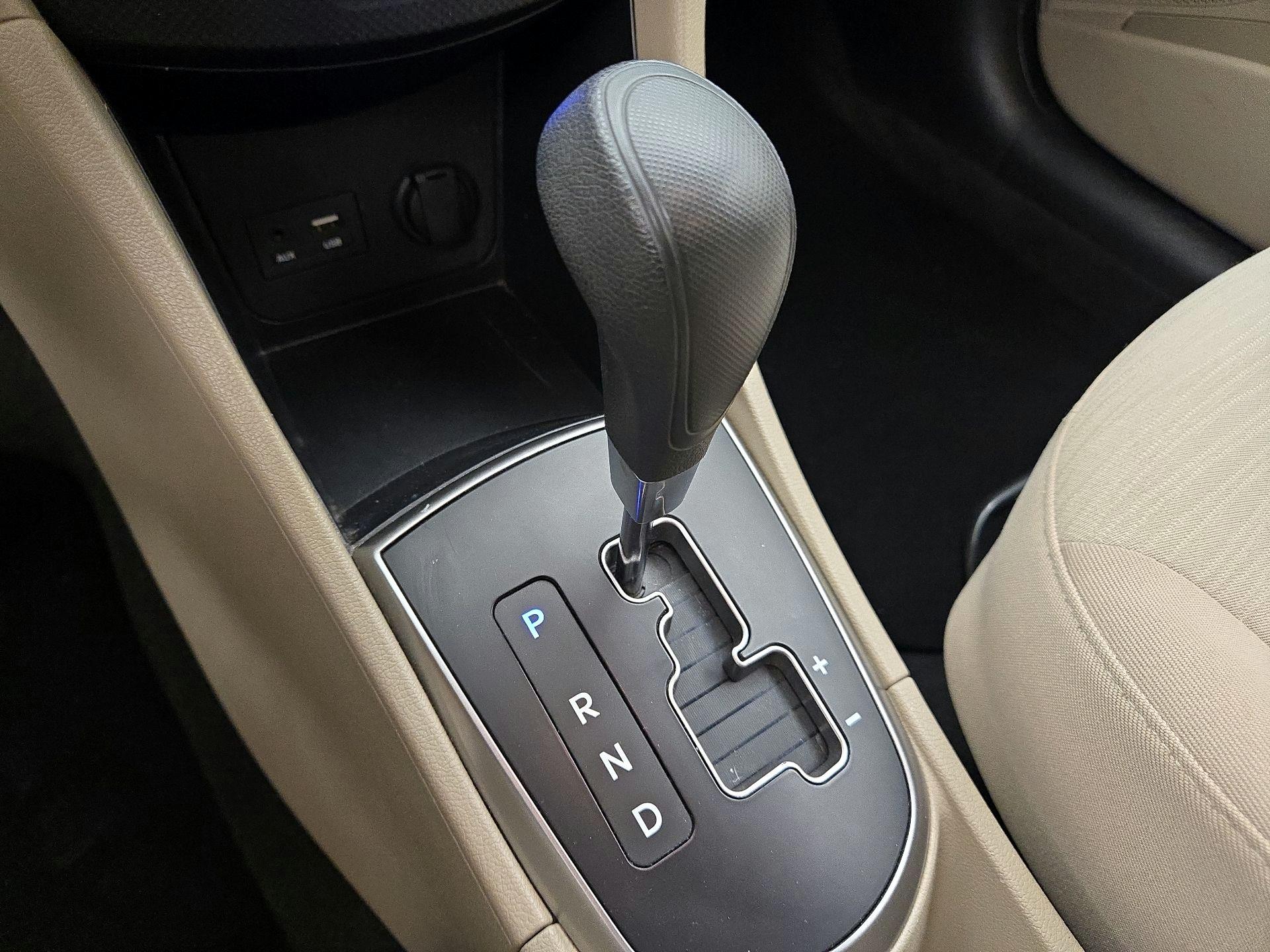Thumbnail: 2016 Hyundai Accent - 16