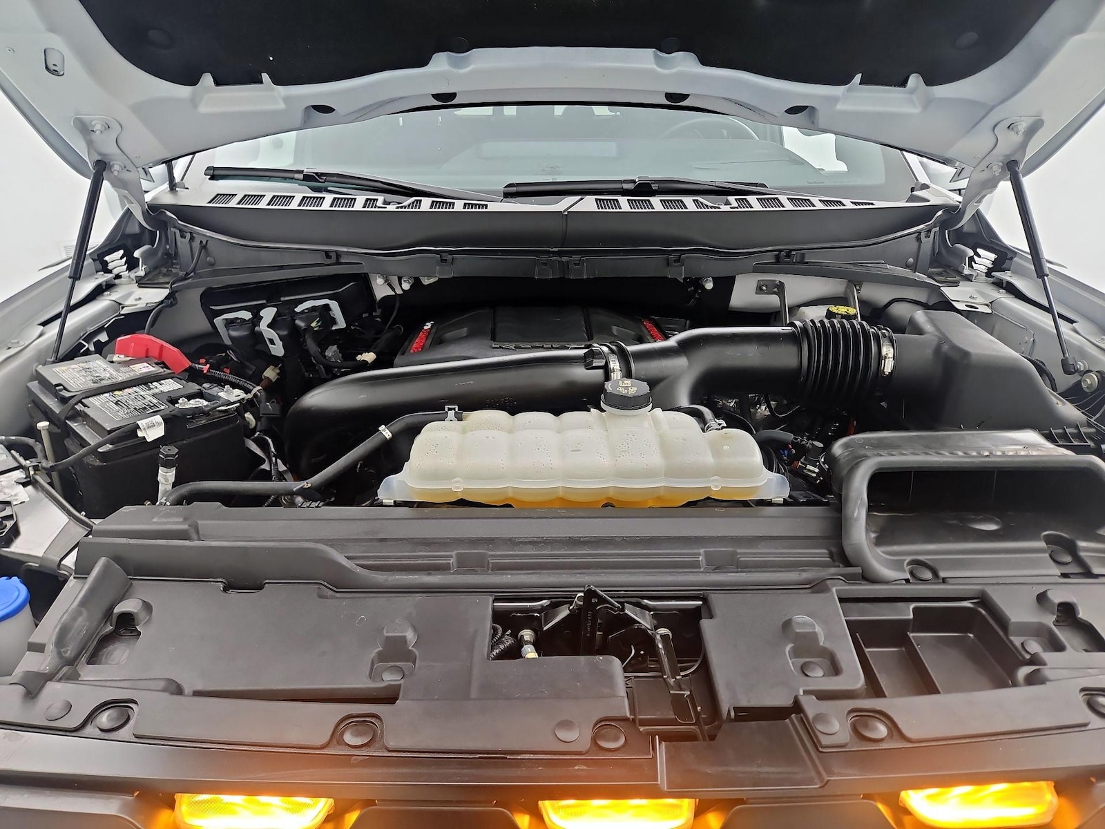 2025 Ford F-150 Raptor - Photo 24