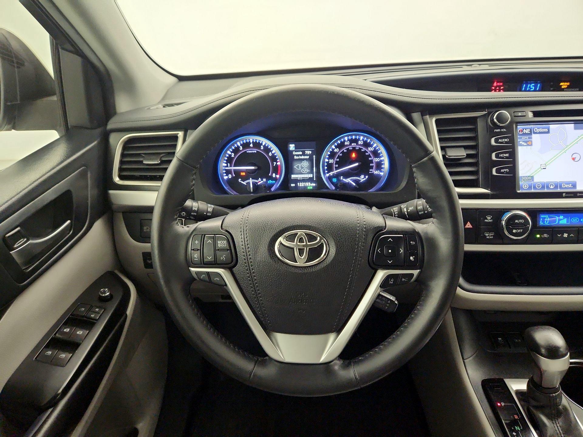 Thumbnail: 2019 Toyota Highlander - 10