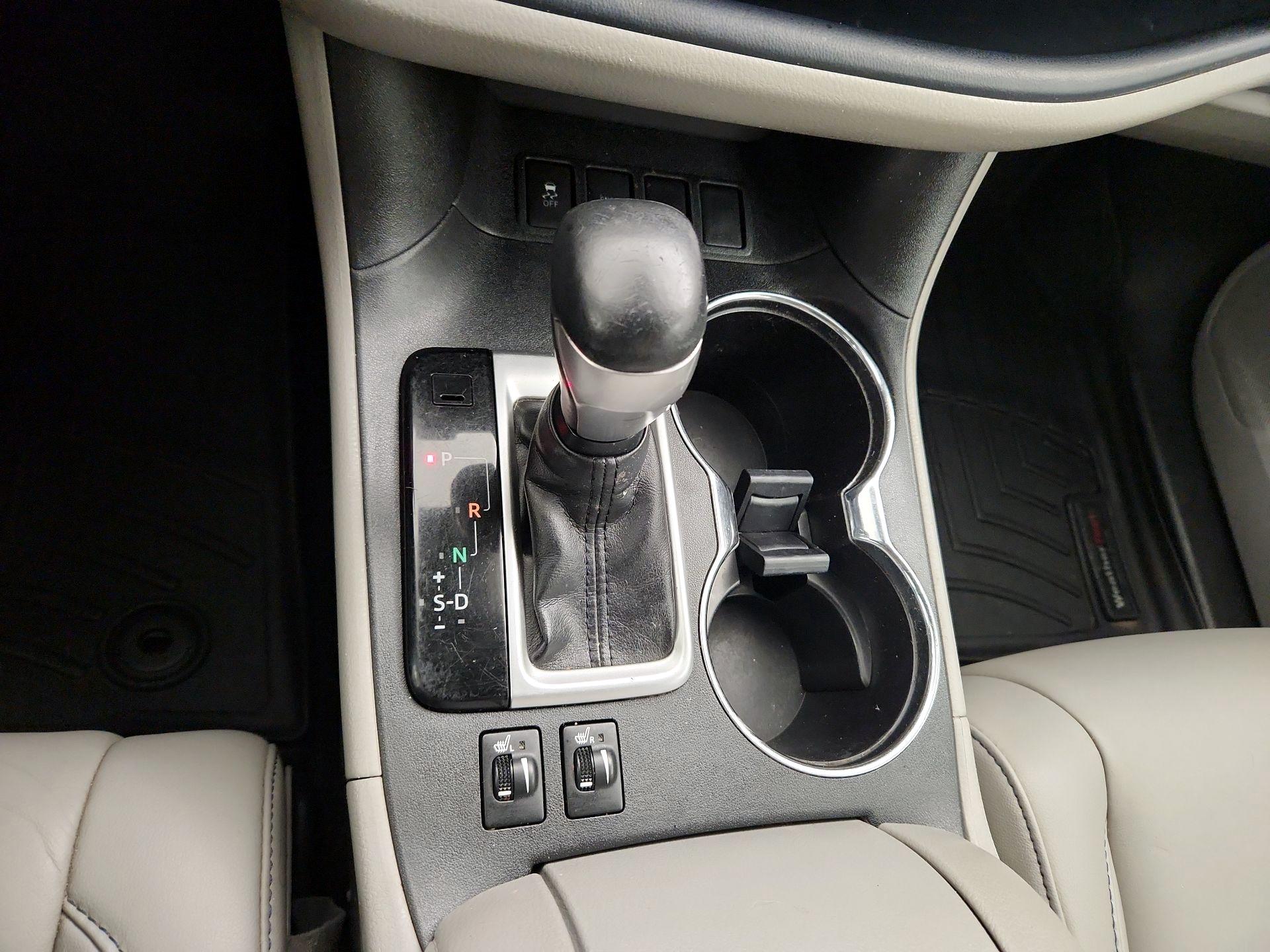Thumbnail: 2019 Toyota Highlander - 18