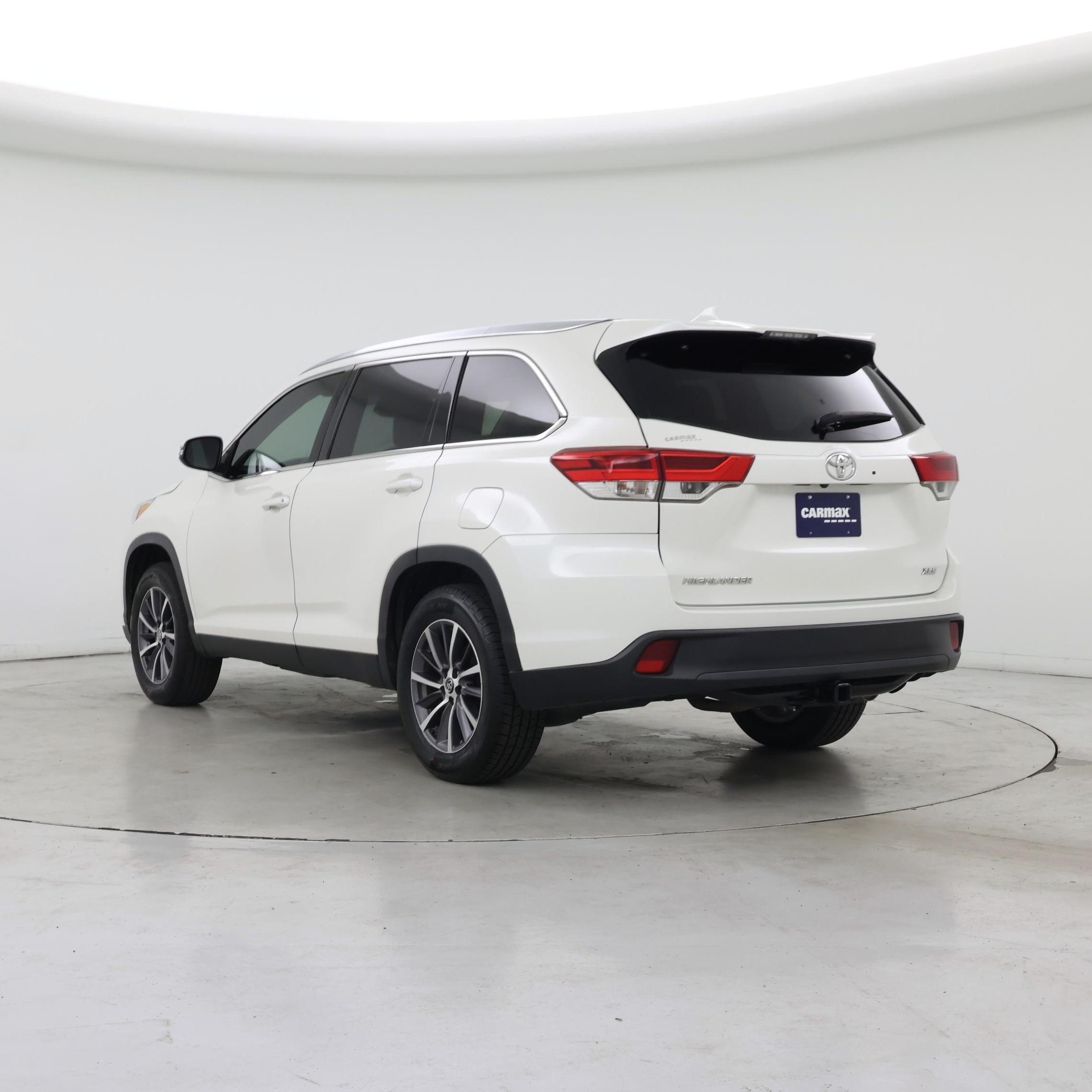 Thumbnail: 2019 Toyota Highlander - 2