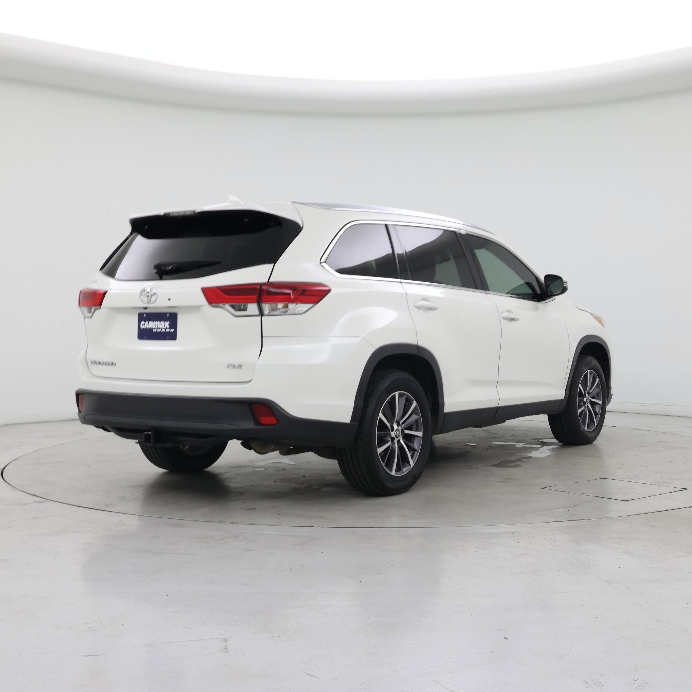 Thumbnail: 2019 Toyota Highlander - 8