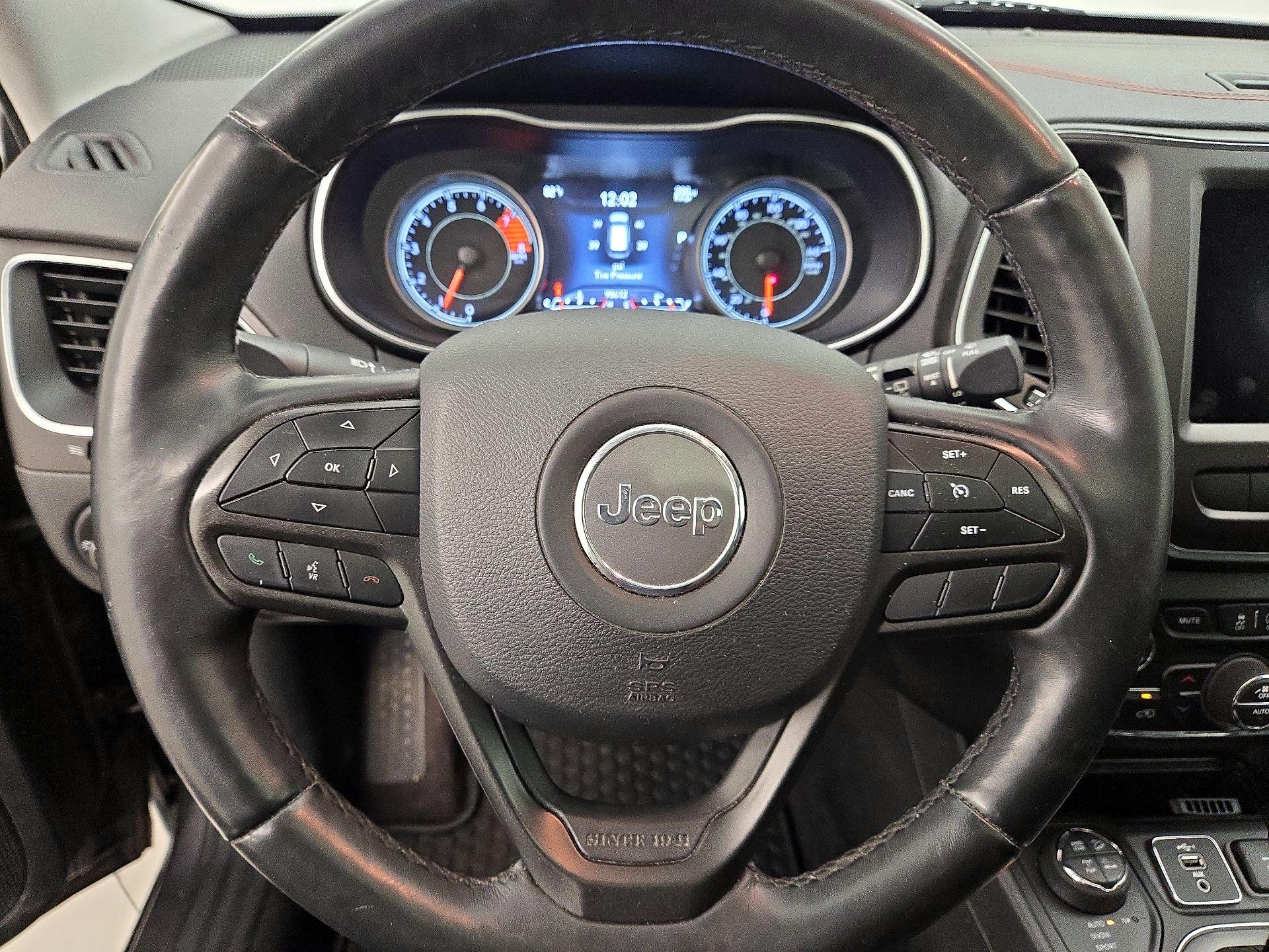 Thumbnail: 2019 Jeep Cherokee - 10