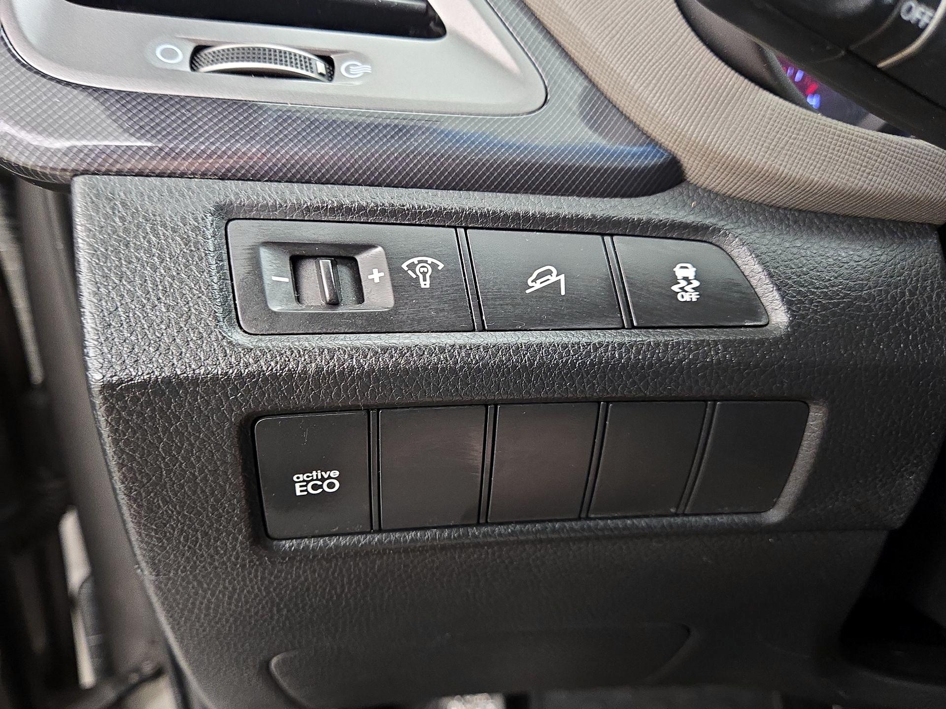 Thumbnail: 2014 Hyundai Santa Fe - 13