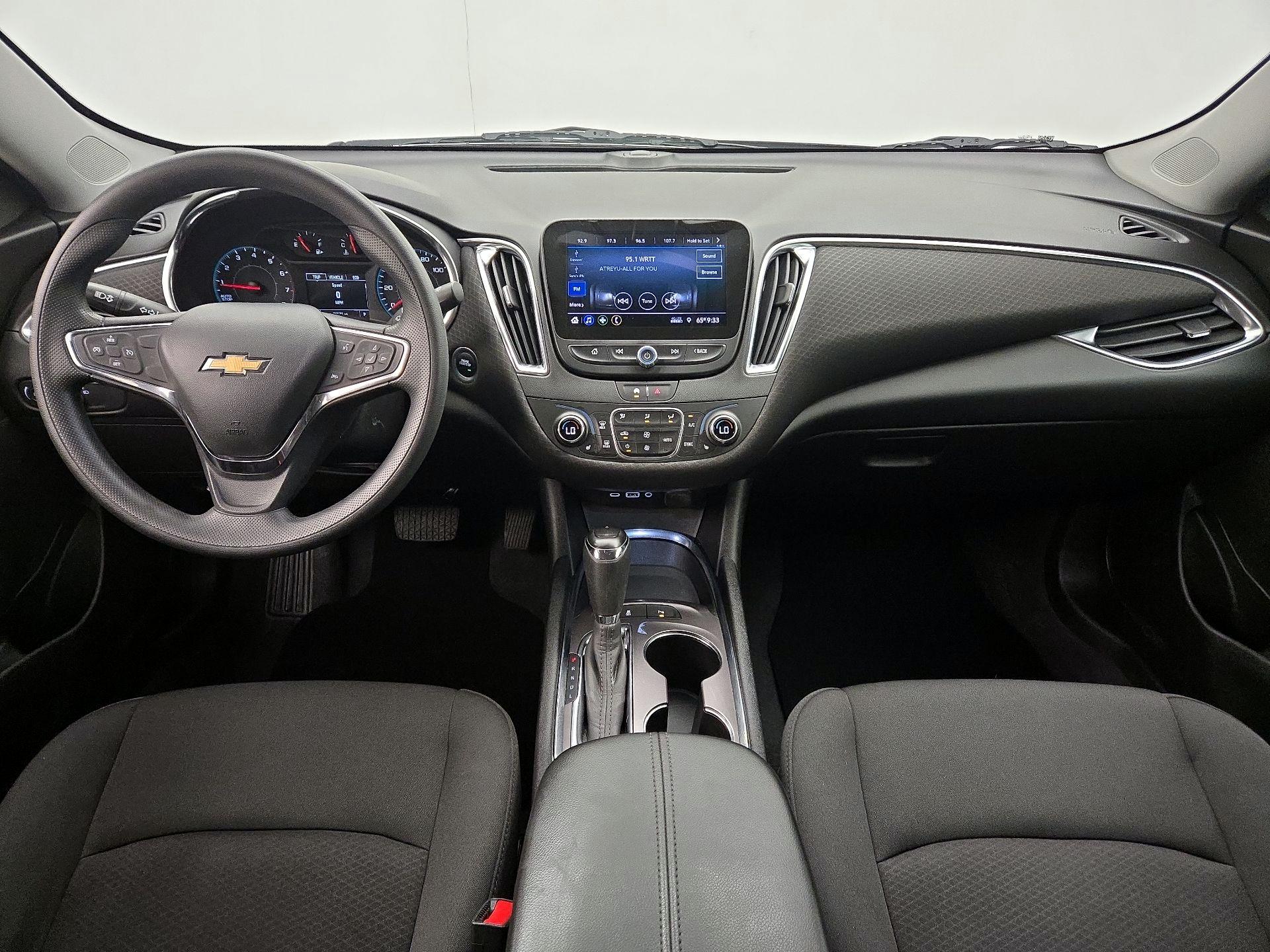 Thumbnail: 2020 Chevrolet Malibu - 9