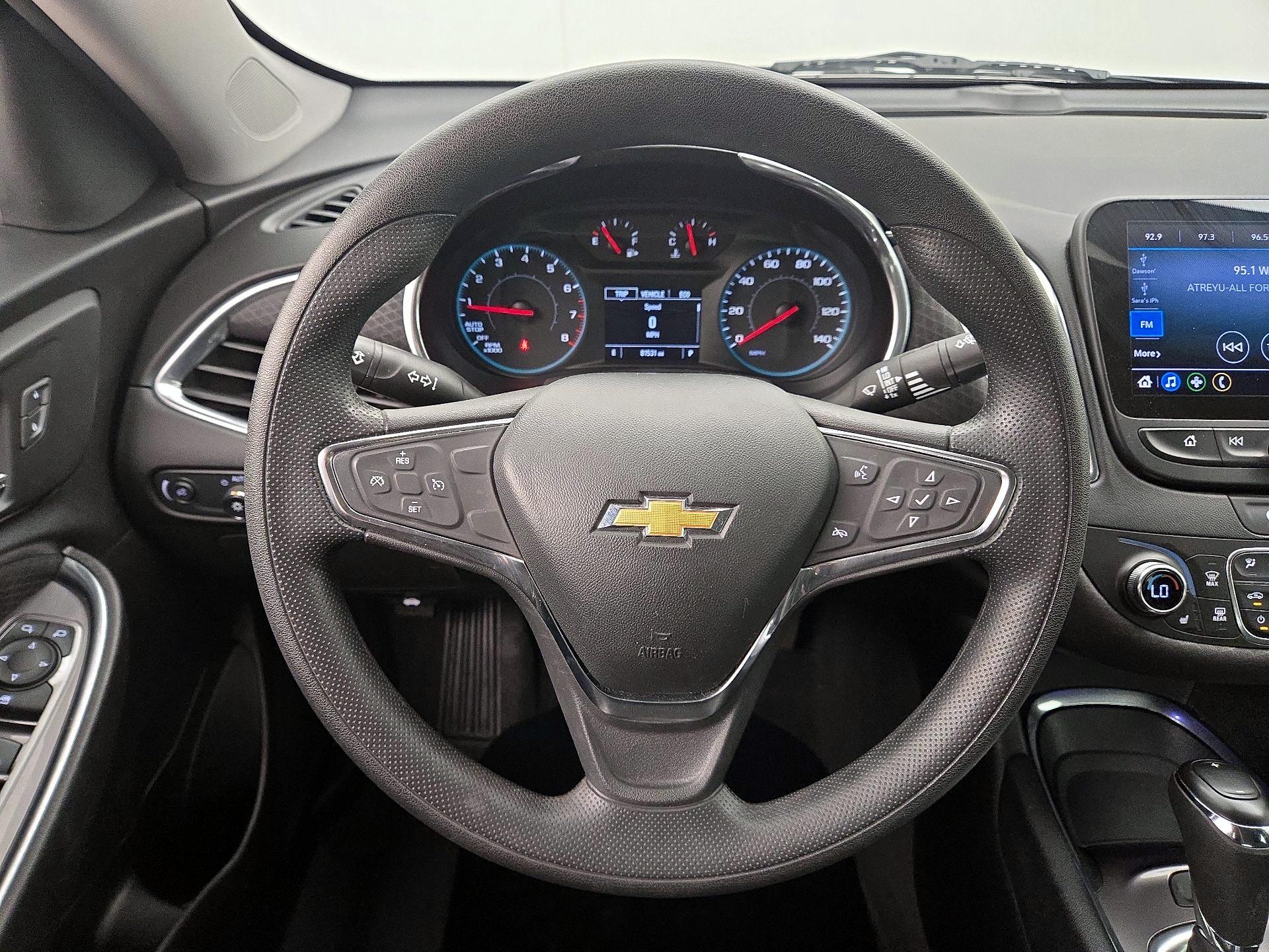Thumbnail: 2020 Chevrolet Malibu - 10