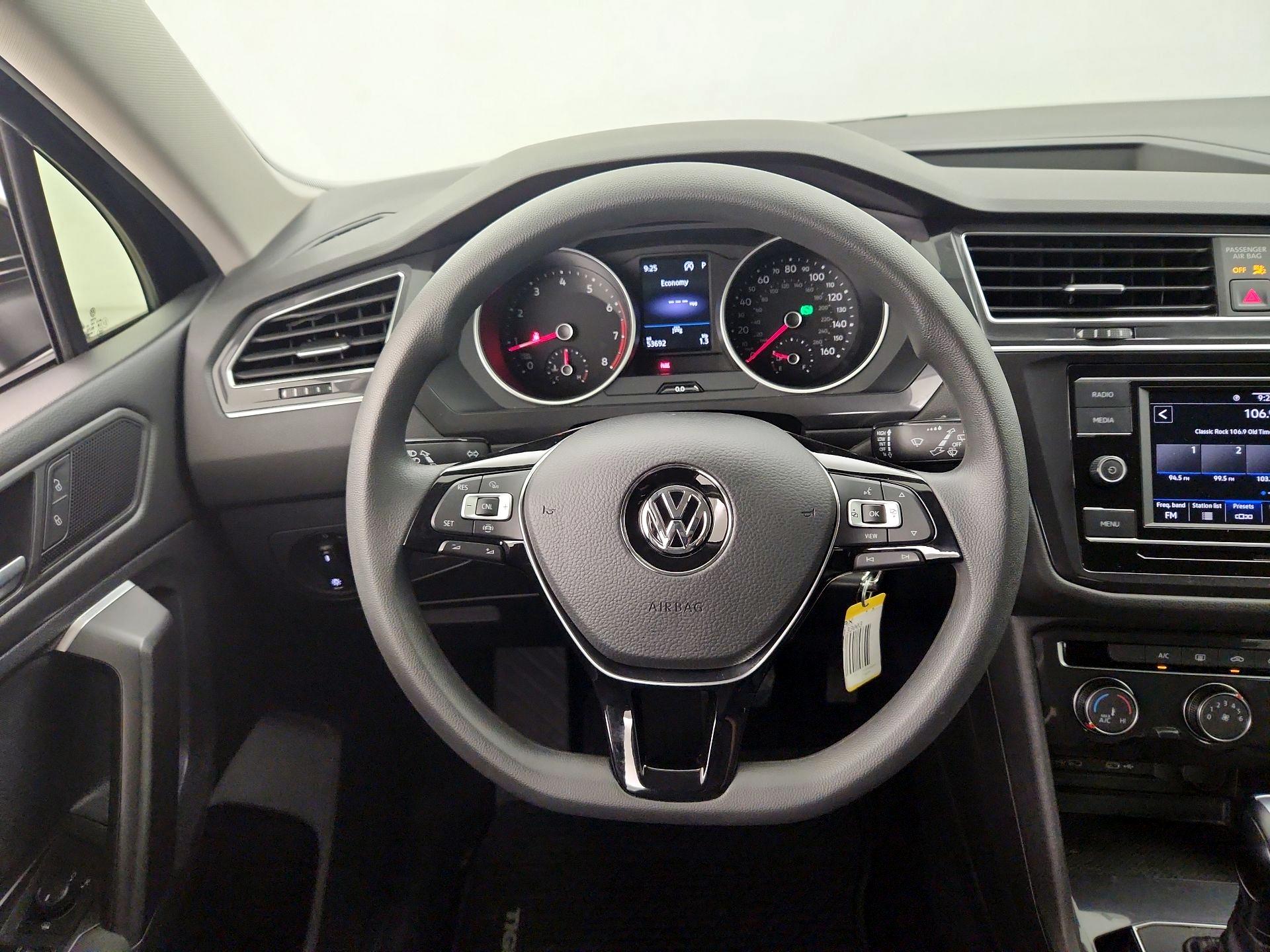 Thumbnail: 2021 Volkswagen Tiguan - 10