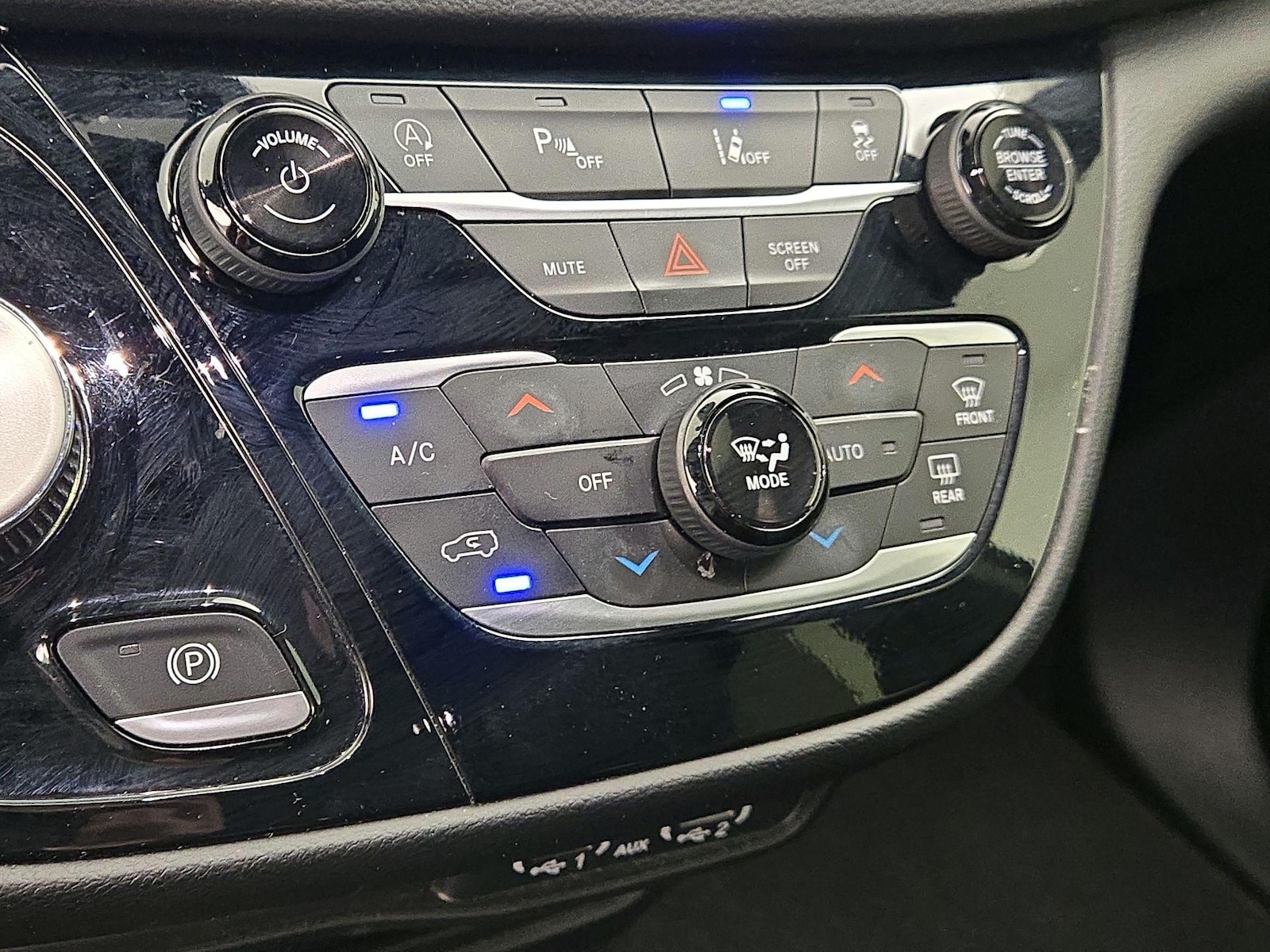 2025 Chrysler Pacifica Select - Photo 17