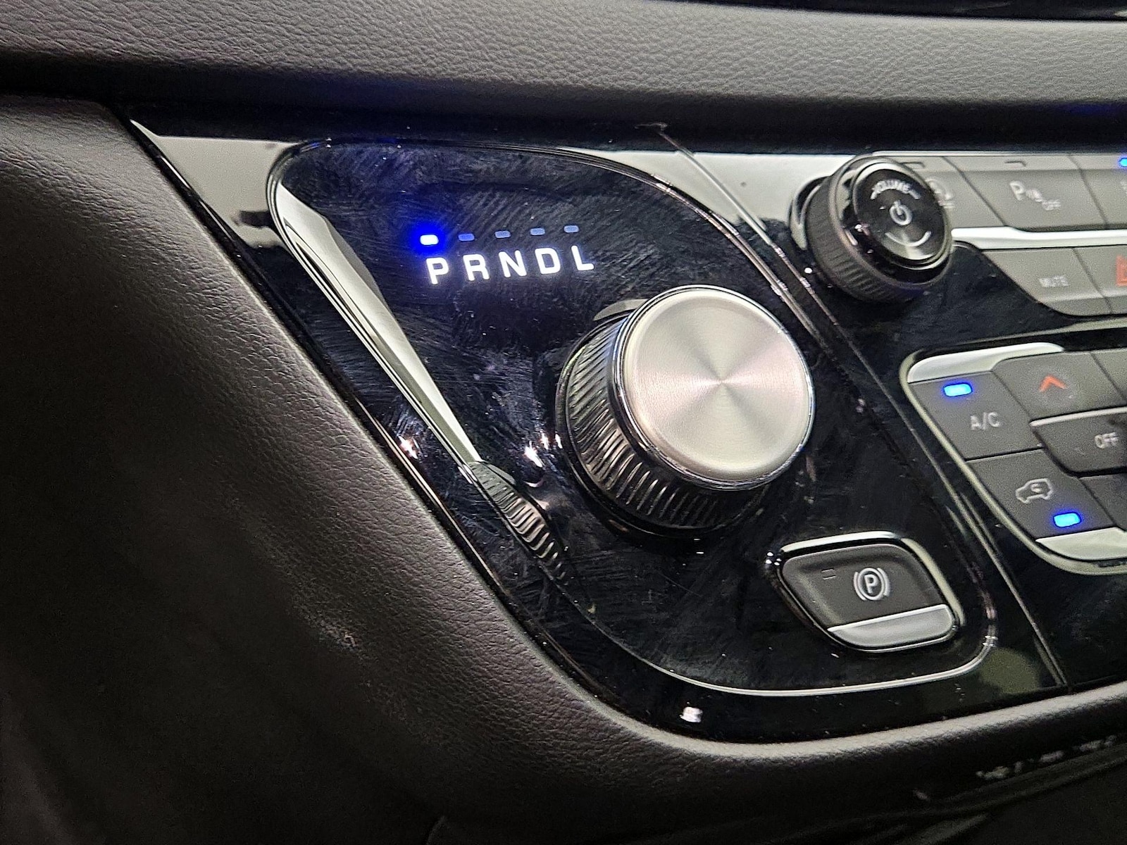2025 Chrysler Pacifica Select - Photo 18