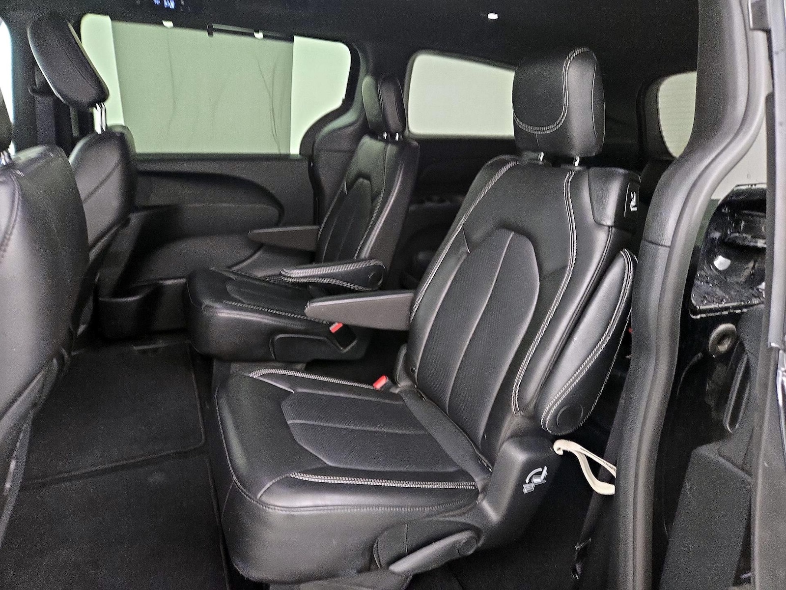 2025 Chrysler Pacifica Select - Photo 20