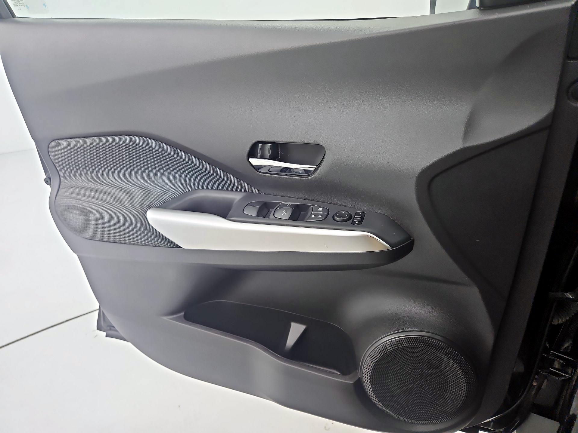 Thumbnail: 2019 Nissan Kicks - 10