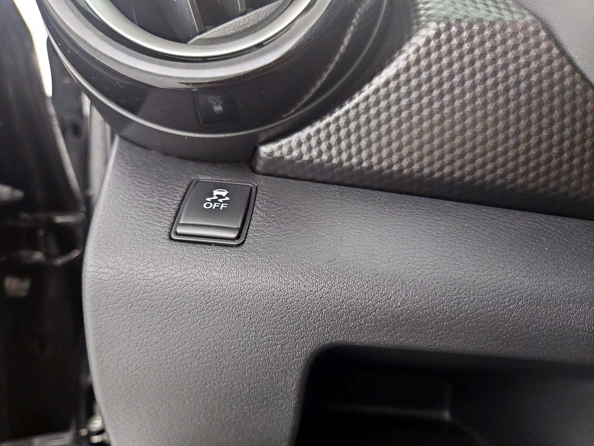 Thumbnail: 2019 Nissan Kicks - 11