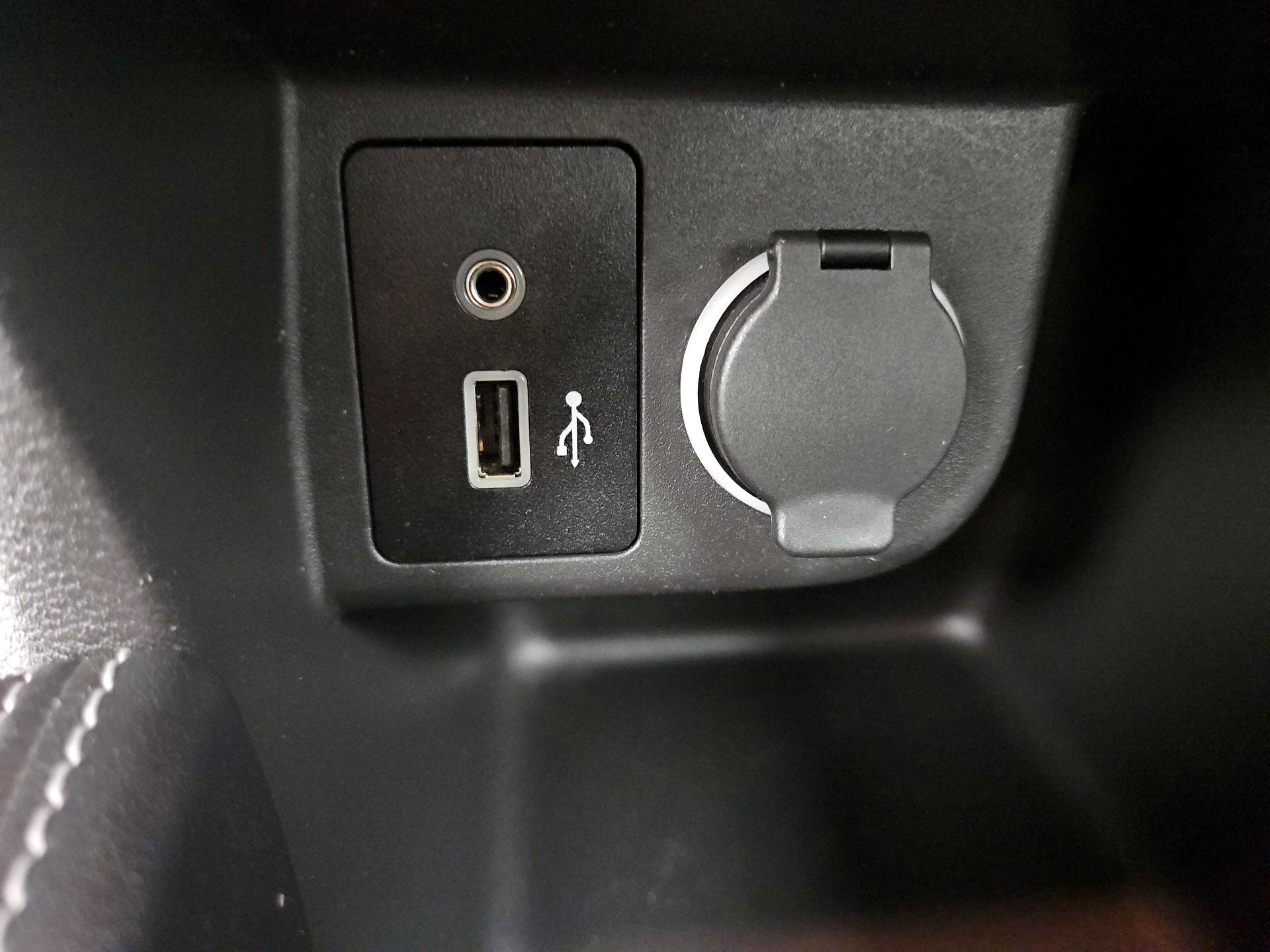 Thumbnail: 2019 Nissan Kicks - 16