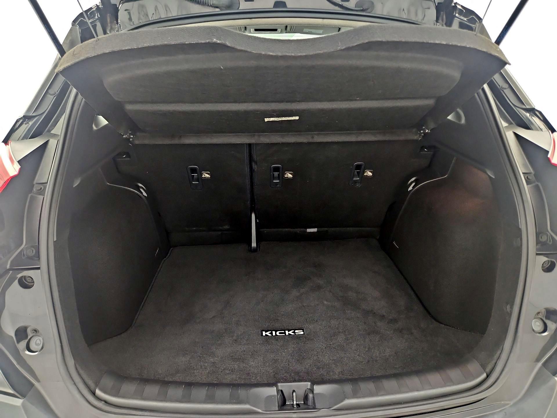 Thumbnail: 2019 Nissan Kicks - 18