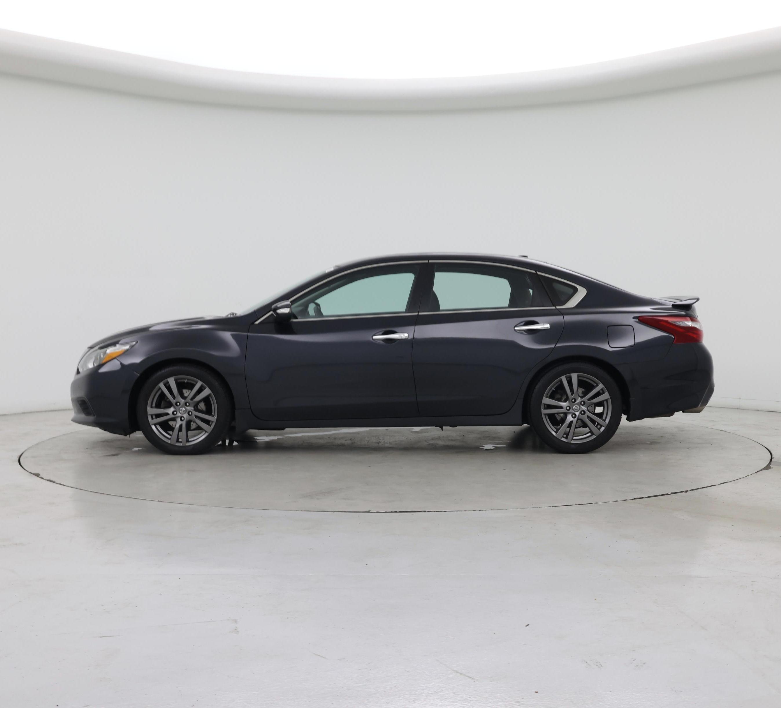 Thumbnail: 2018 Nissan Altima - 3