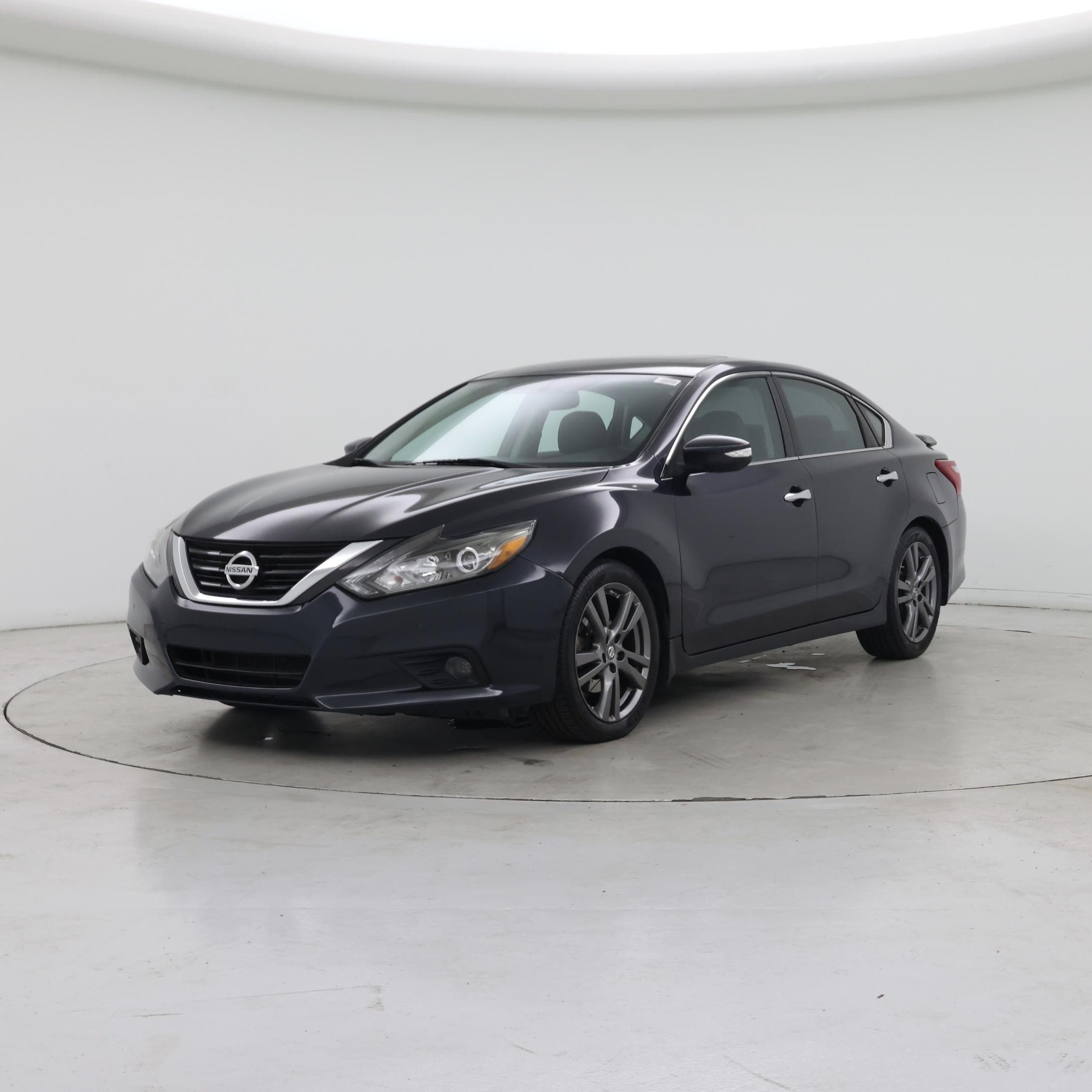 Thumbnail: 2018 Nissan Altima - 4